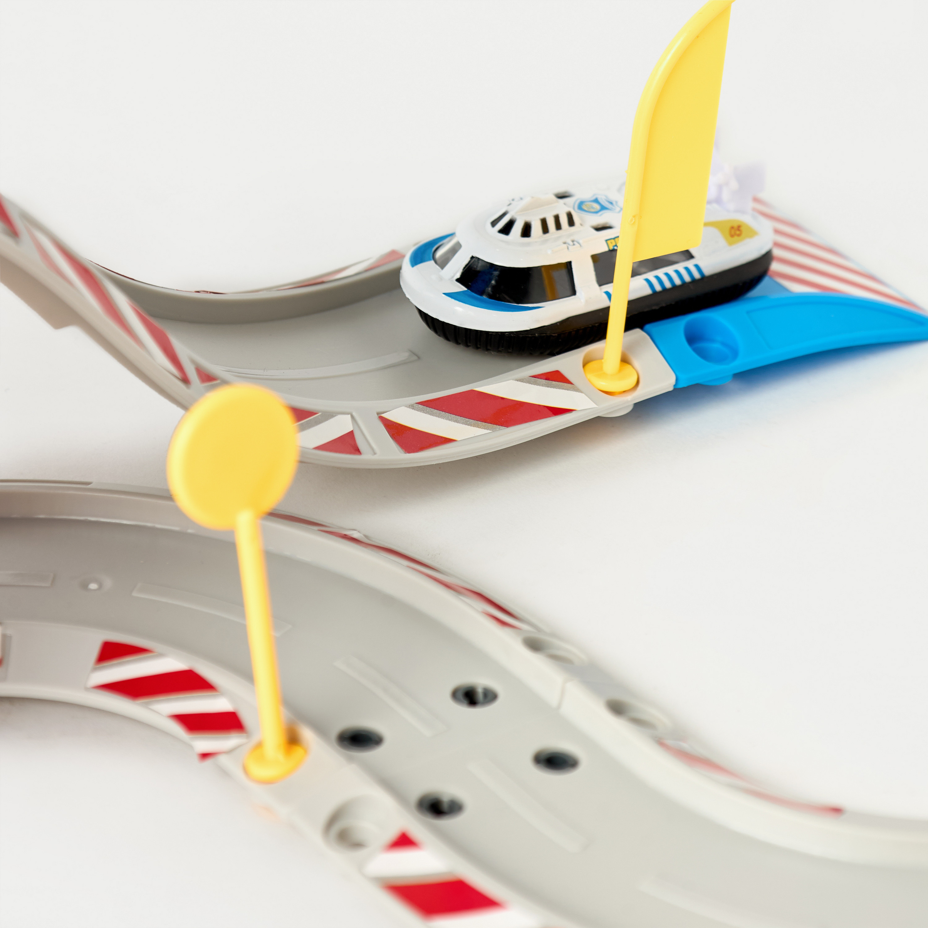 مجموعة ألعاب مضمار موقف سيارات الشرطة 66 قطعة-toys-playvehicles-vehicleplaysets-image-5