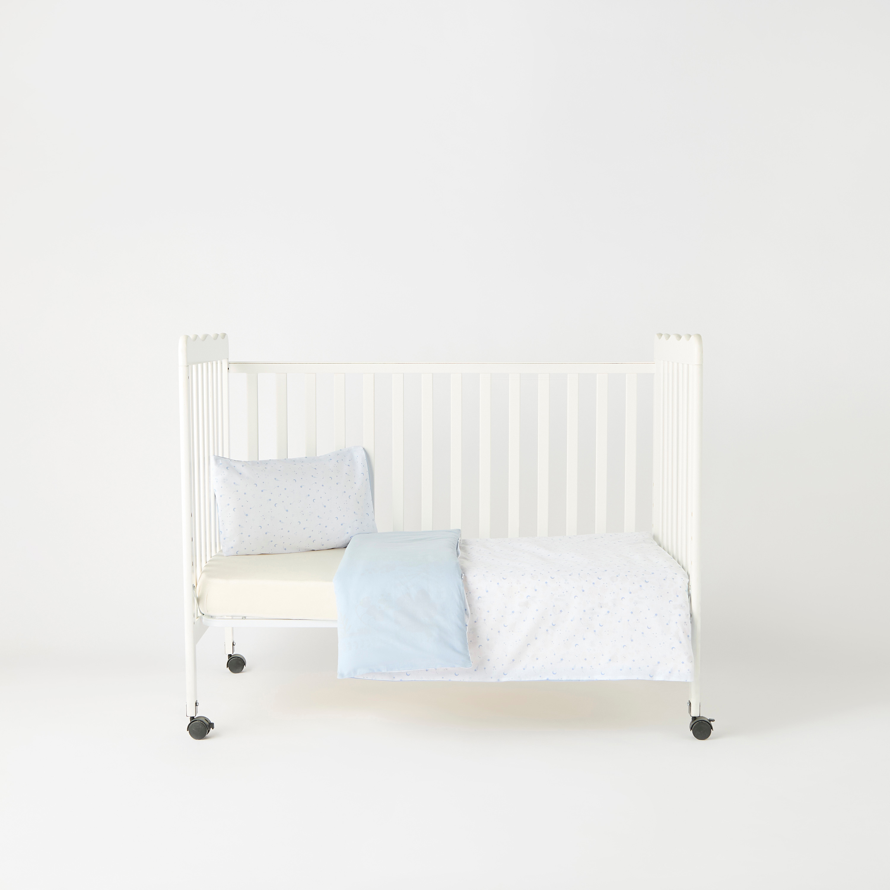 لحاف بطبعات قمر ونجوم مع غطاء وسادة أدور من جونيورز-baby-nursery-babybedding-image-2