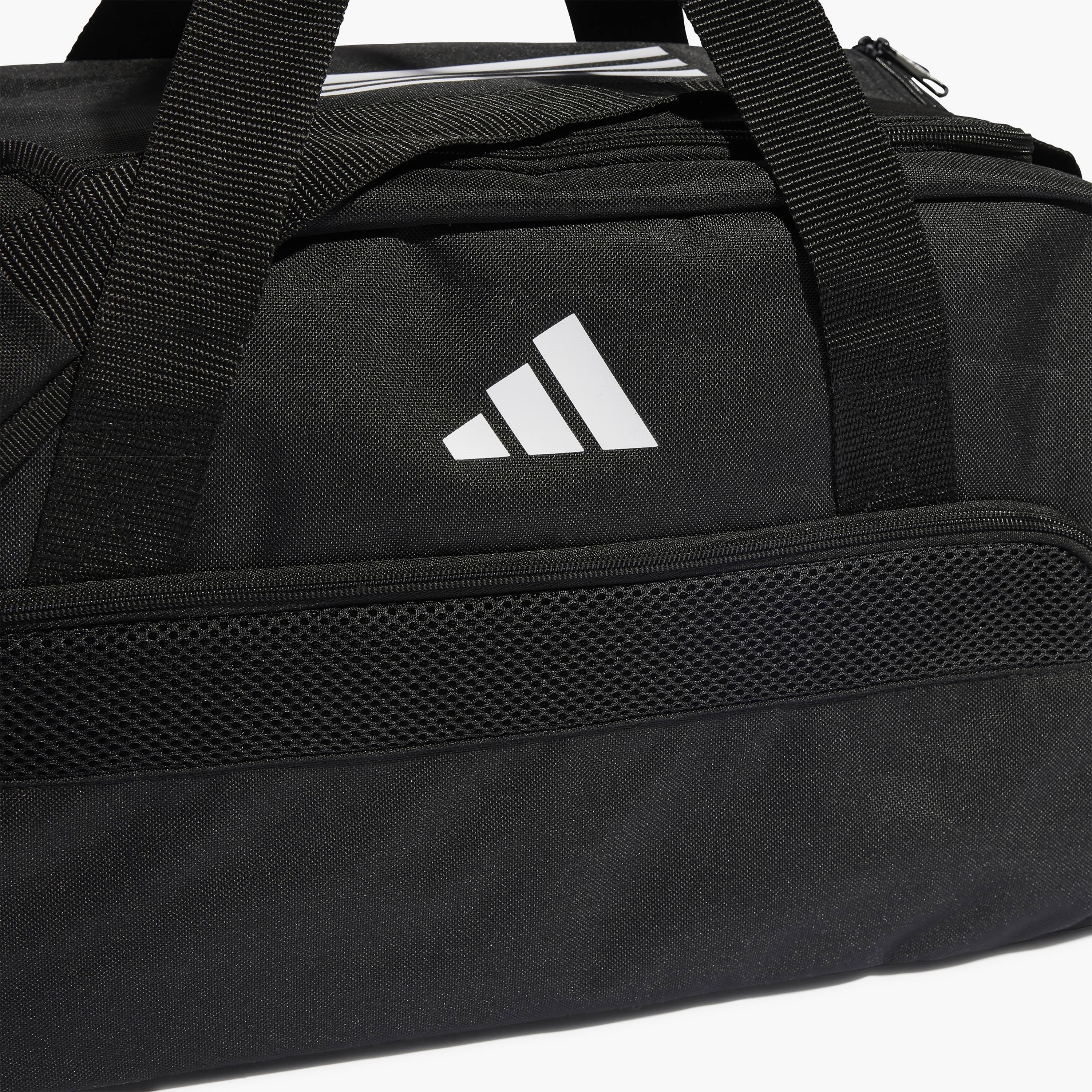 حقيبة دافل صغيرة ذو تيرو ليج بشعار من أديداس HS9752 | OE-sports-gear-gym-image-5
