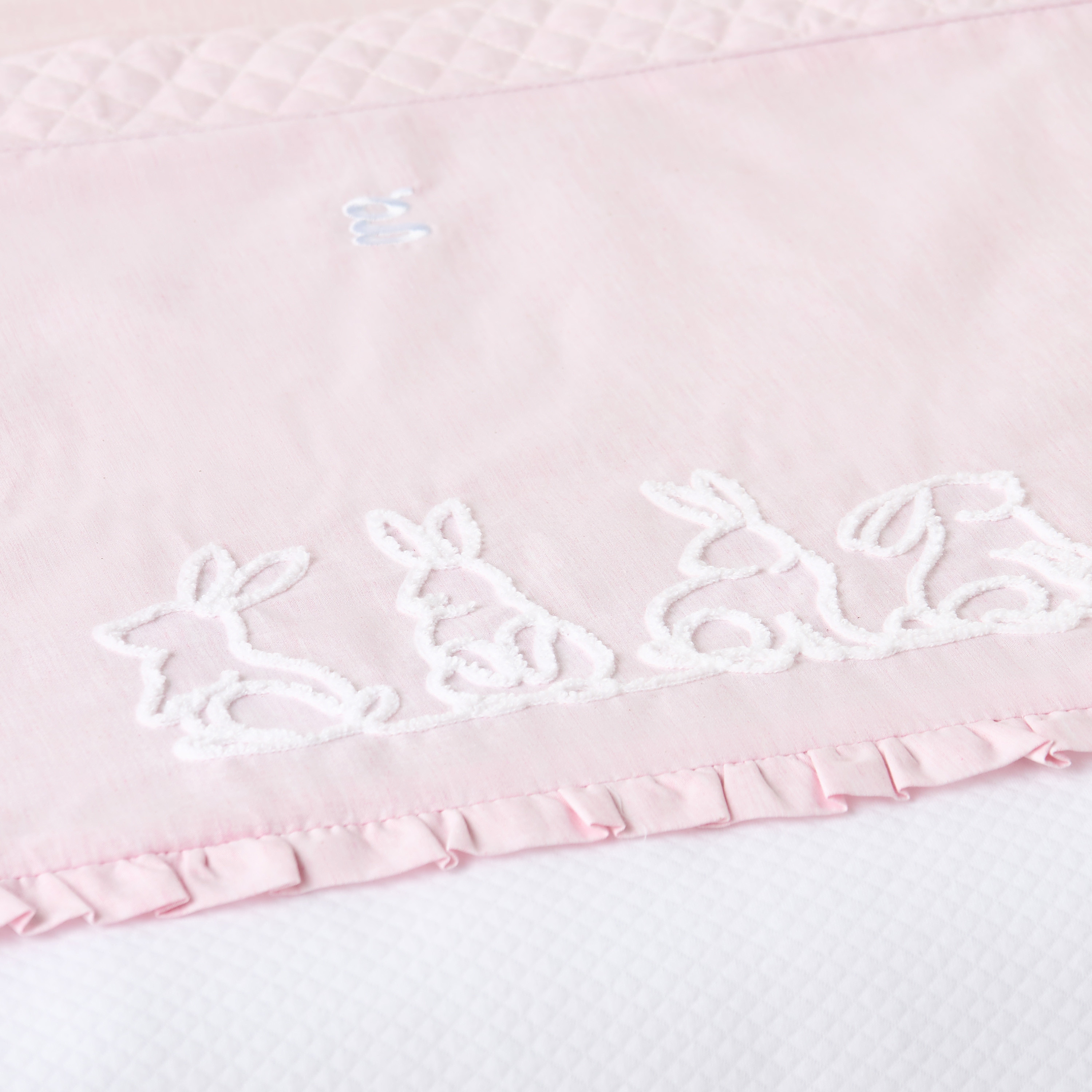 طقم مفروشات سرير قطعتين بتطريز أرنب من جيجلز - 100x130 سم-baby-nursery-babybedding-image-1