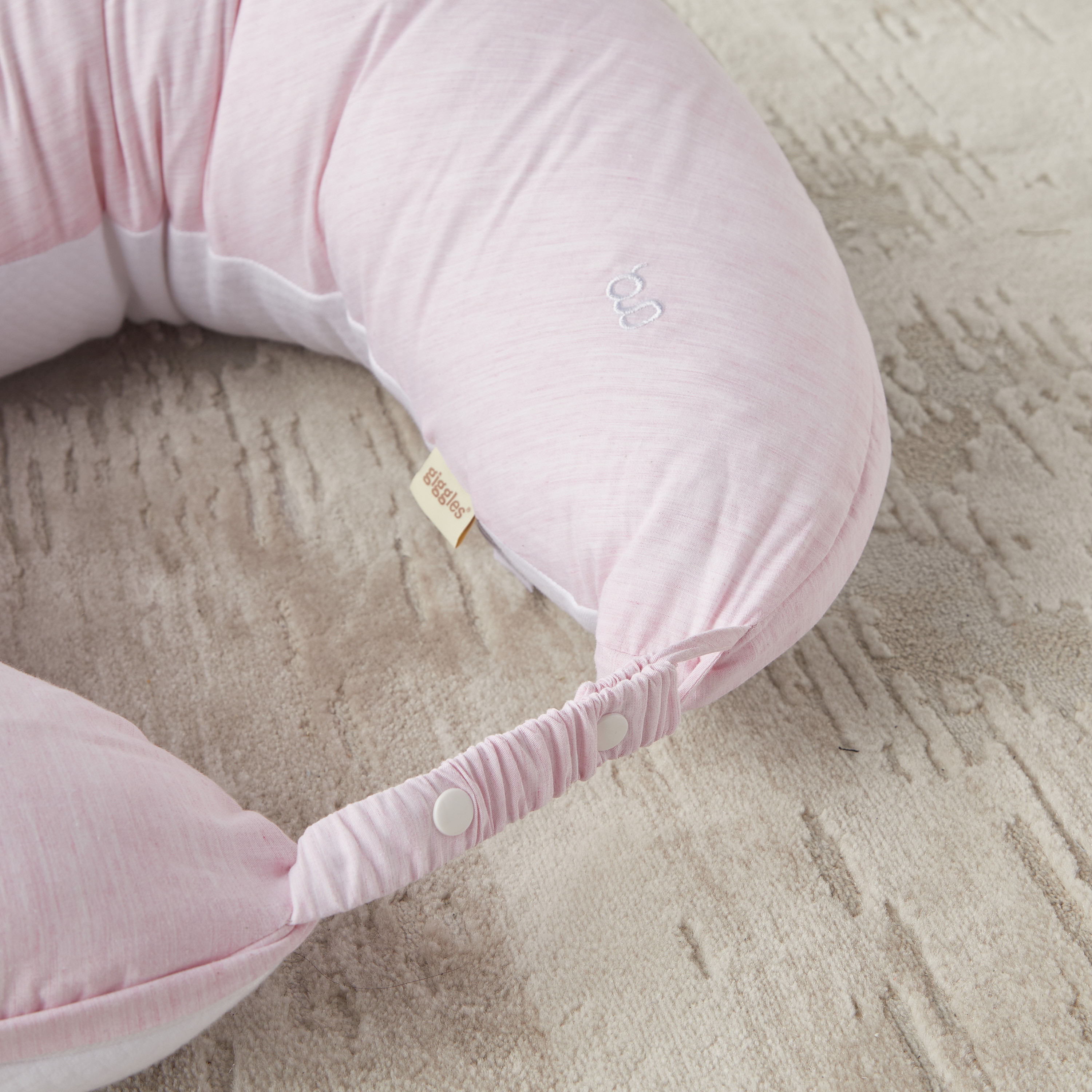 وسادة رضاعة من جيجلز-baby-feeding-breastfeedingandcare-image-2