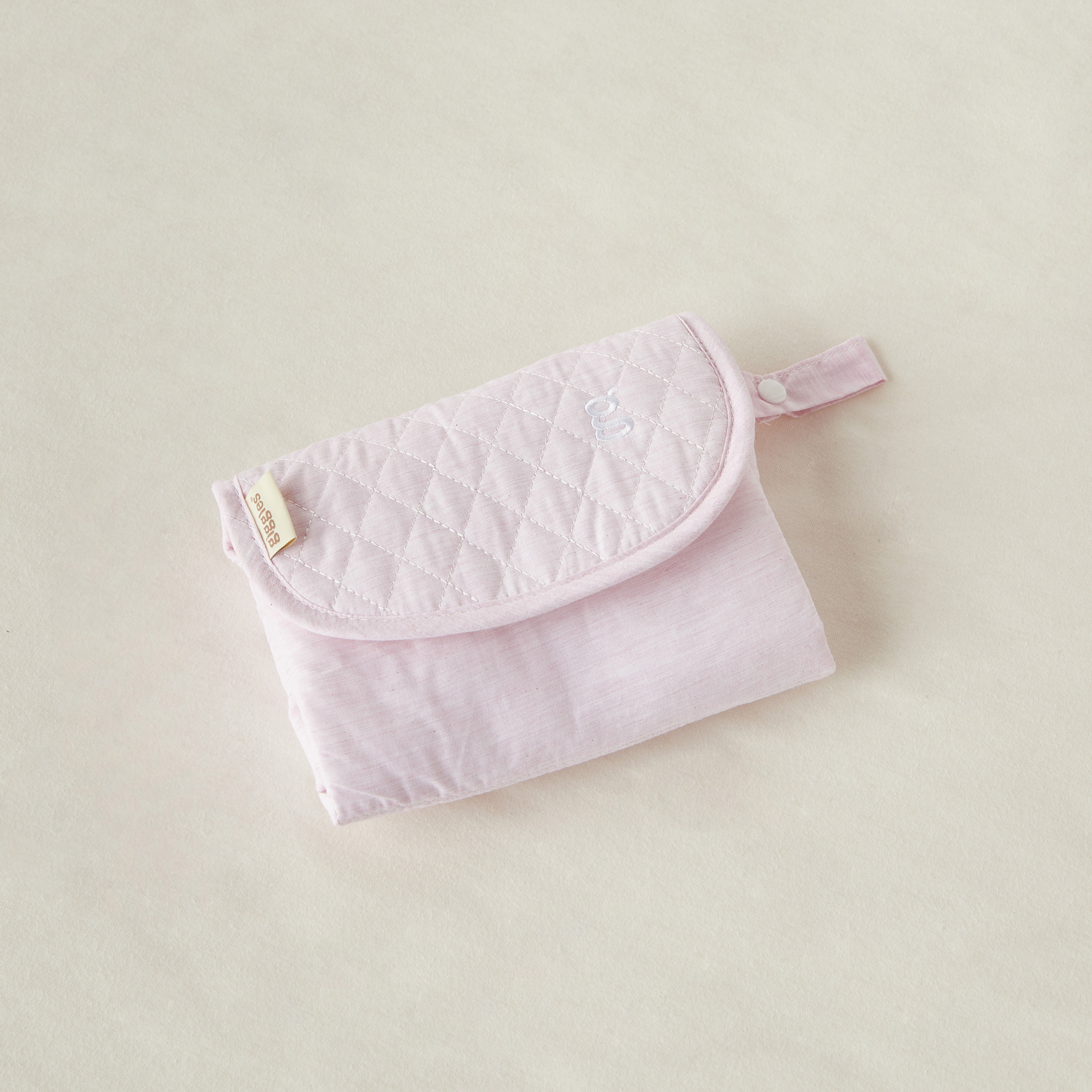 حصيرة تغيير الحفاضات بارزة الملمس من جيجلز-baby-diapering-changingmats-image-4