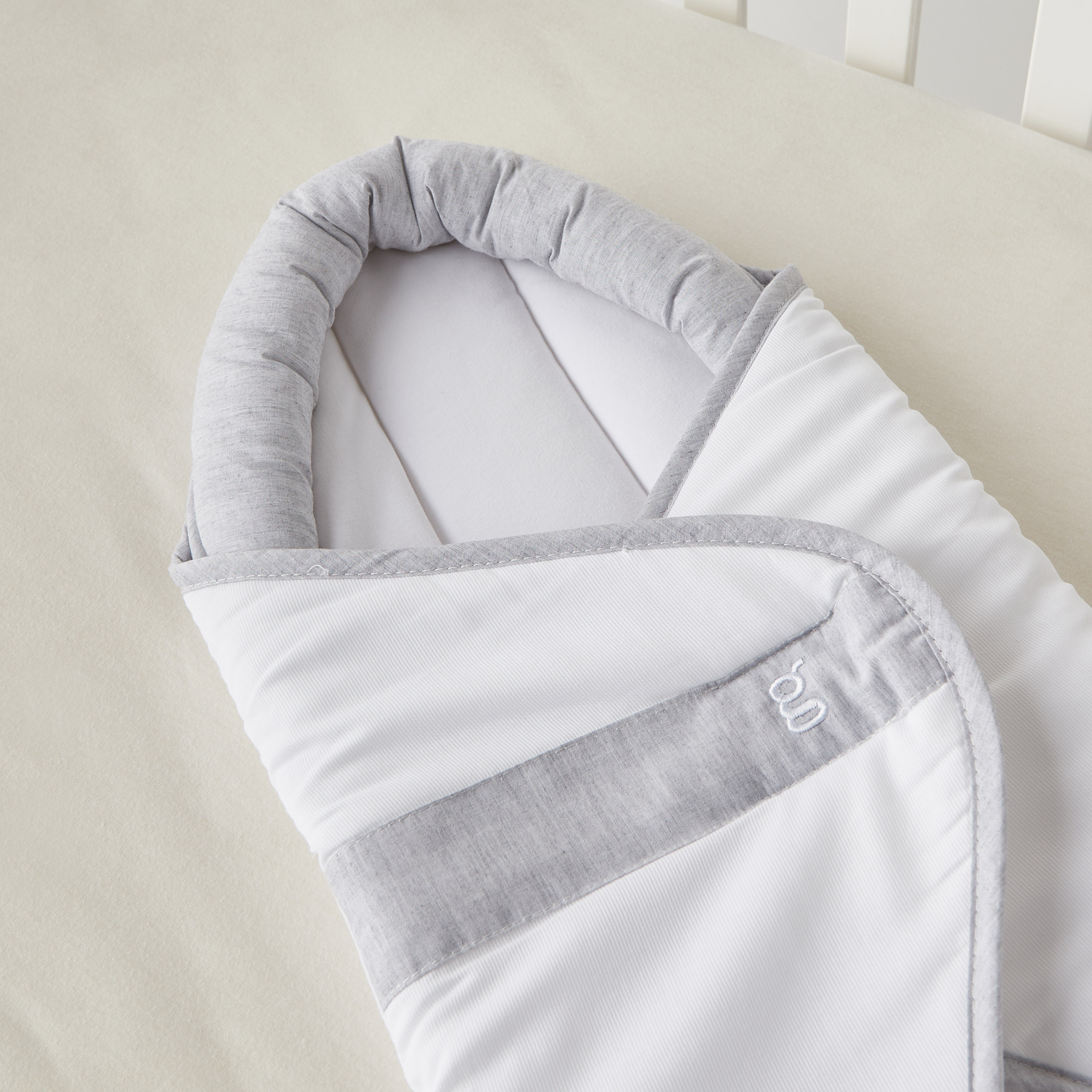 غطاء تقميط سادة للطفل من جيجلز-baby-nursery-blanketsandswaddles-swaddlesandsleepingbags-image-2