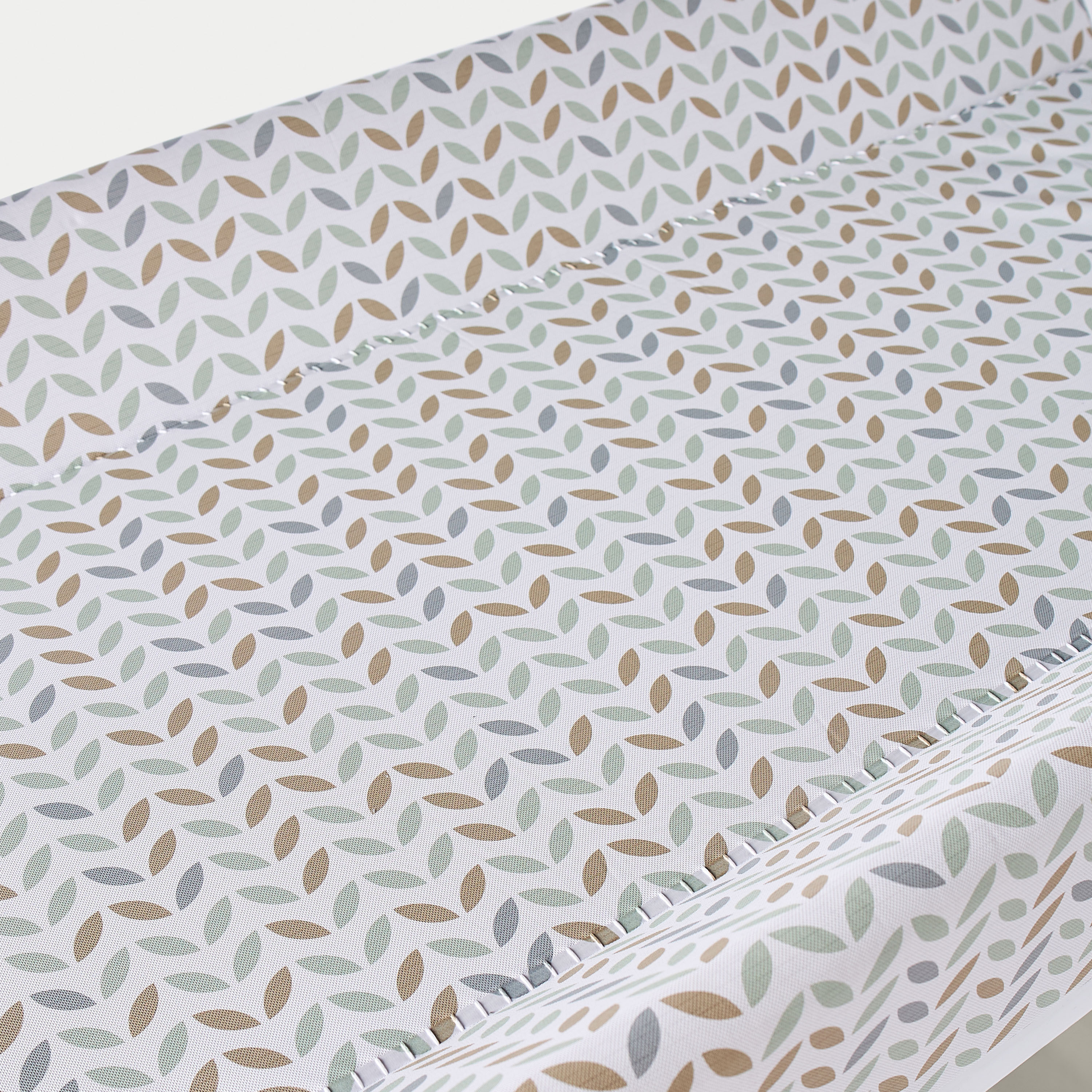 طاولة تغيير الحفاضات بحوض استحمام قابل للإزالة أوشن جلاكسي من جونيورز-baby-bathandcare-changingtables-image-5