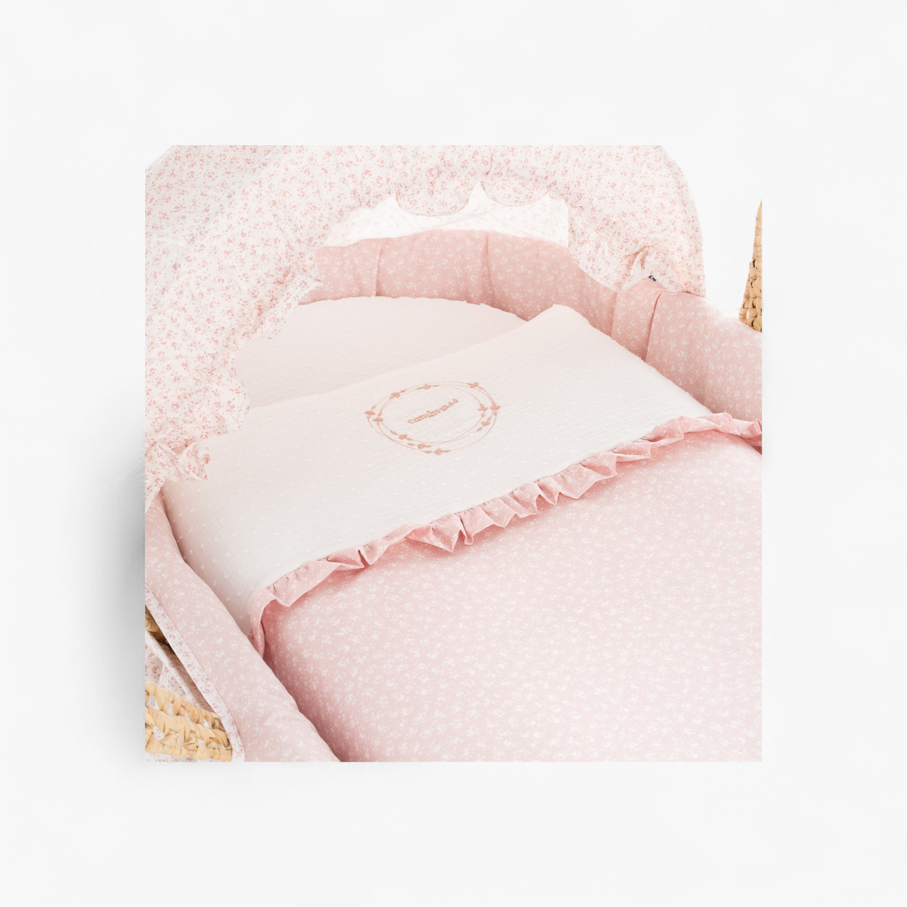 Cambrass Baby Nest Basket with Frill Detail-baby-nursery-furniture-mosesbaskets-image-2