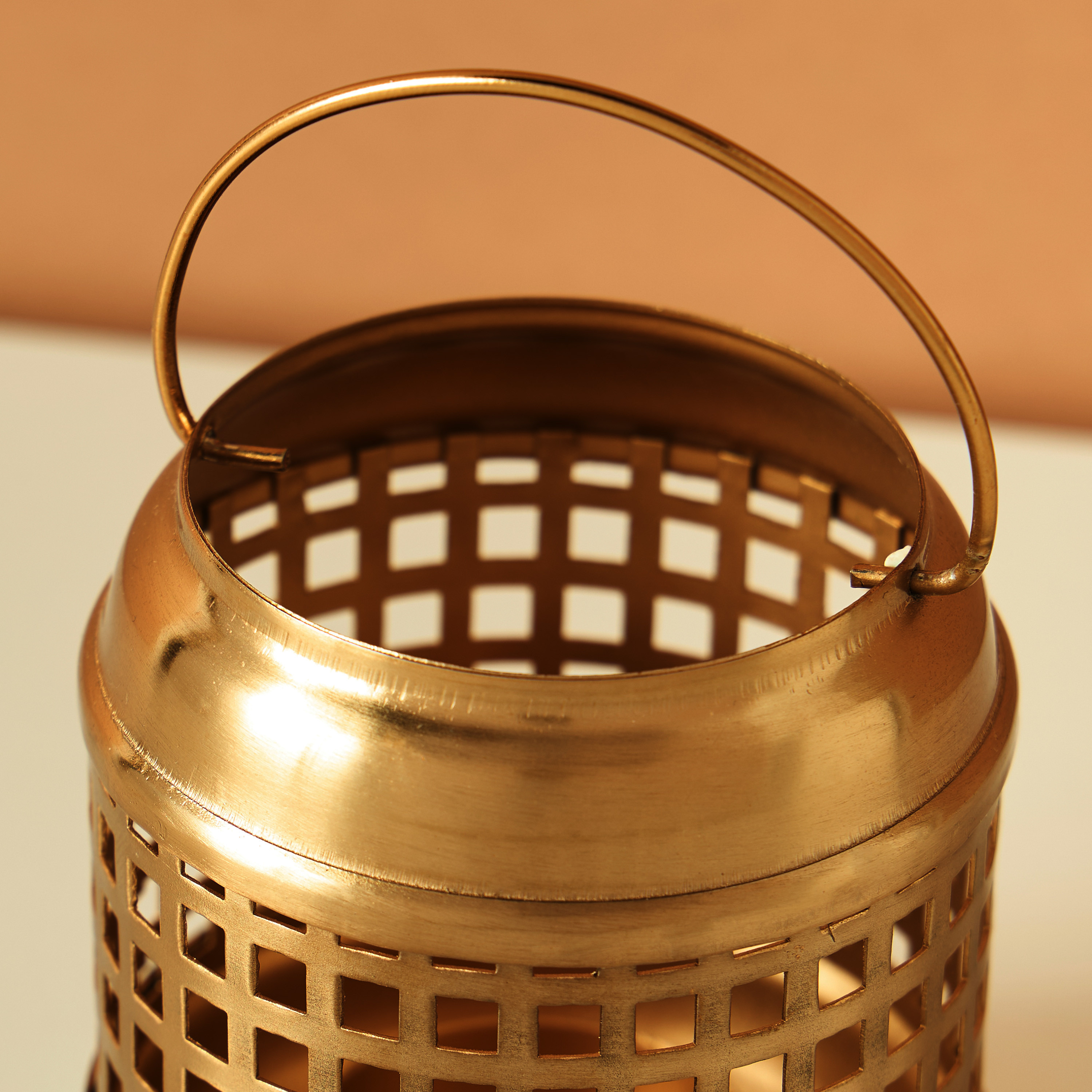 حامل شموع معدن صغير - 9 سم-household-decor-candleholdersandlanterns-image-4