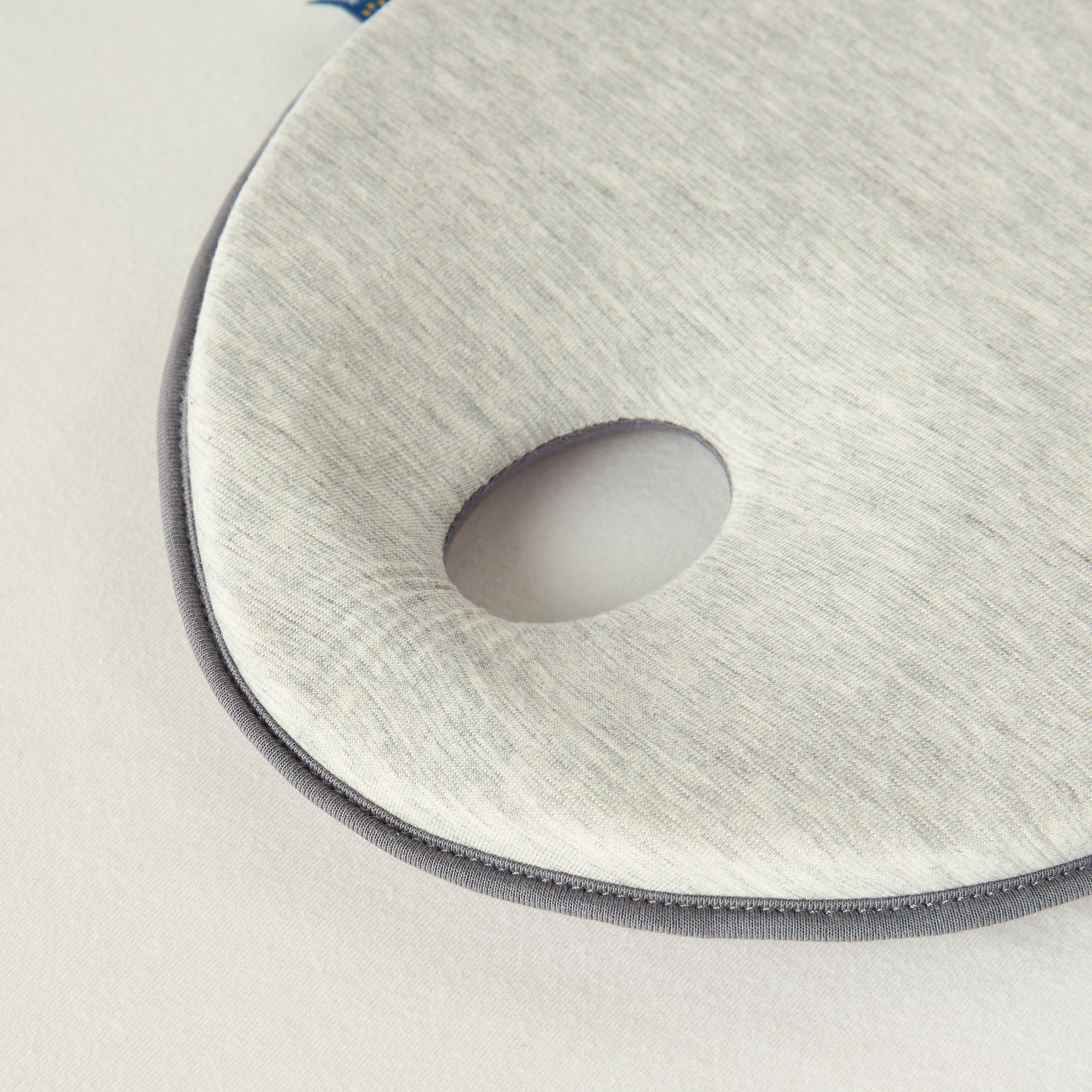 Babymoov Solid Baby Pillow-baby-nursery-babybedding-image-3