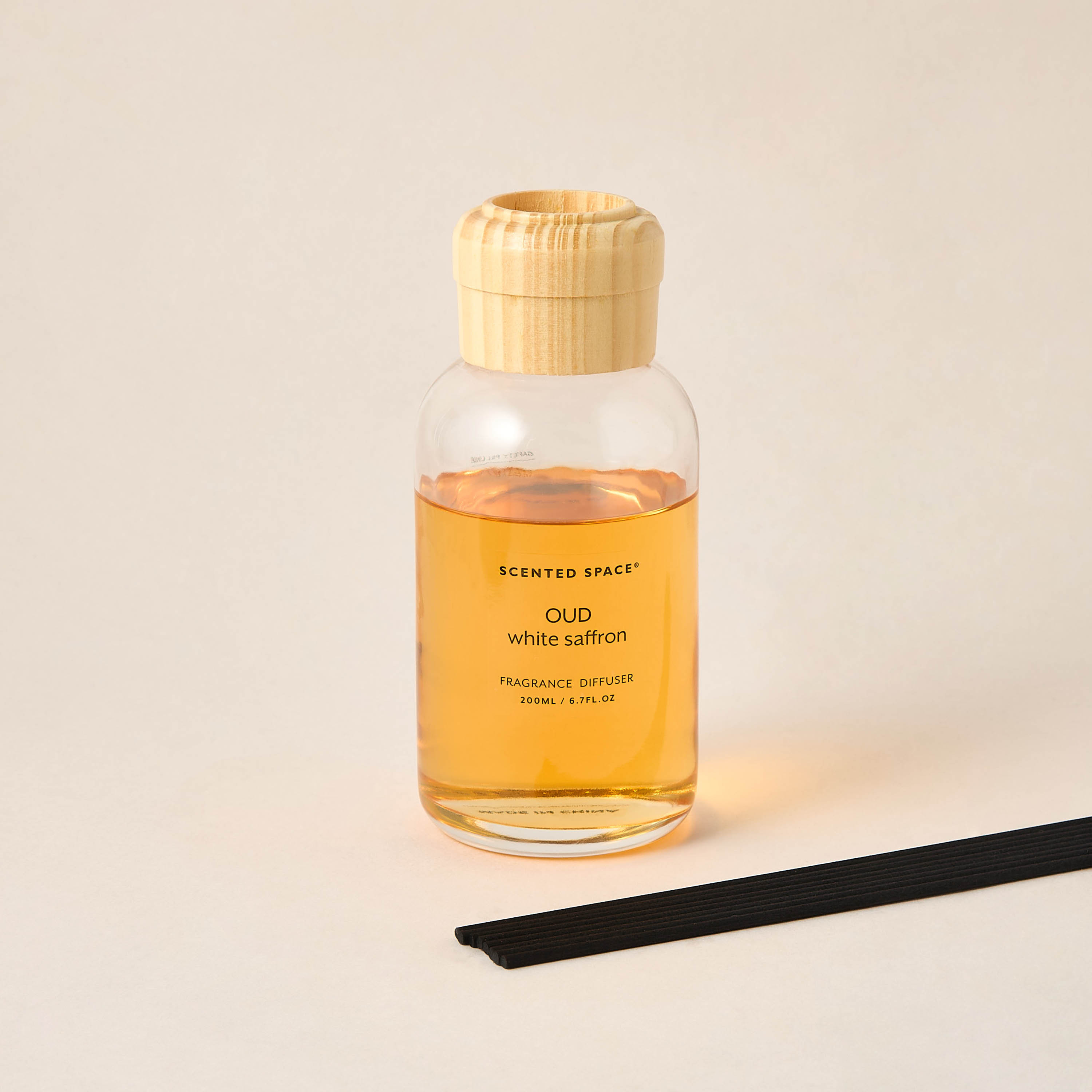 موزع عطور أعواد برائحة الزعفران الأبيض والعود من سينتد سبيس - 200 مل-household-homefragrance-reeddiffusers-image-2