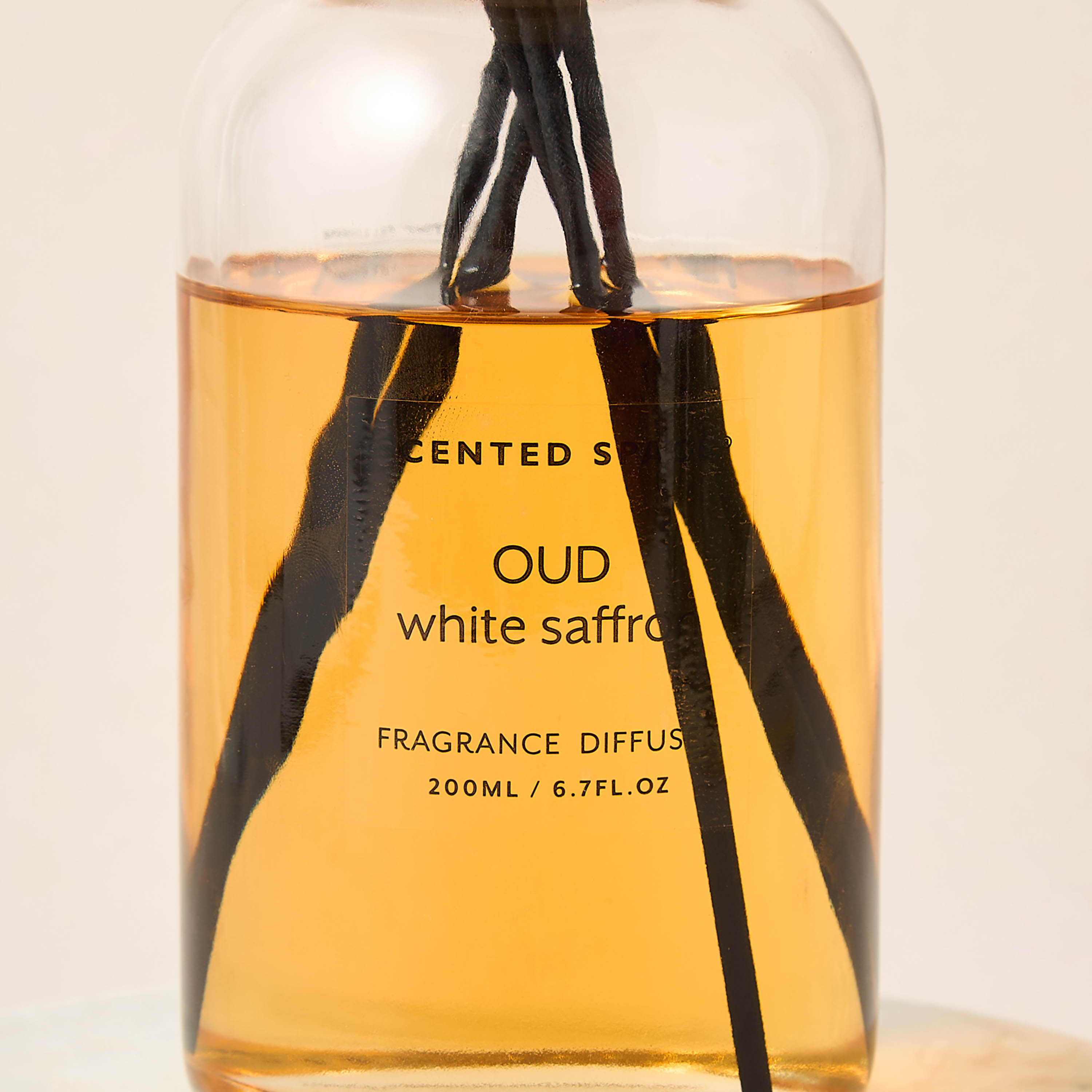 موزع عطور أعواد برائحة الزعفران الأبيض والعود من سينتد سبيس - 200 مل-household-homefragrance-reeddiffusers-image-3