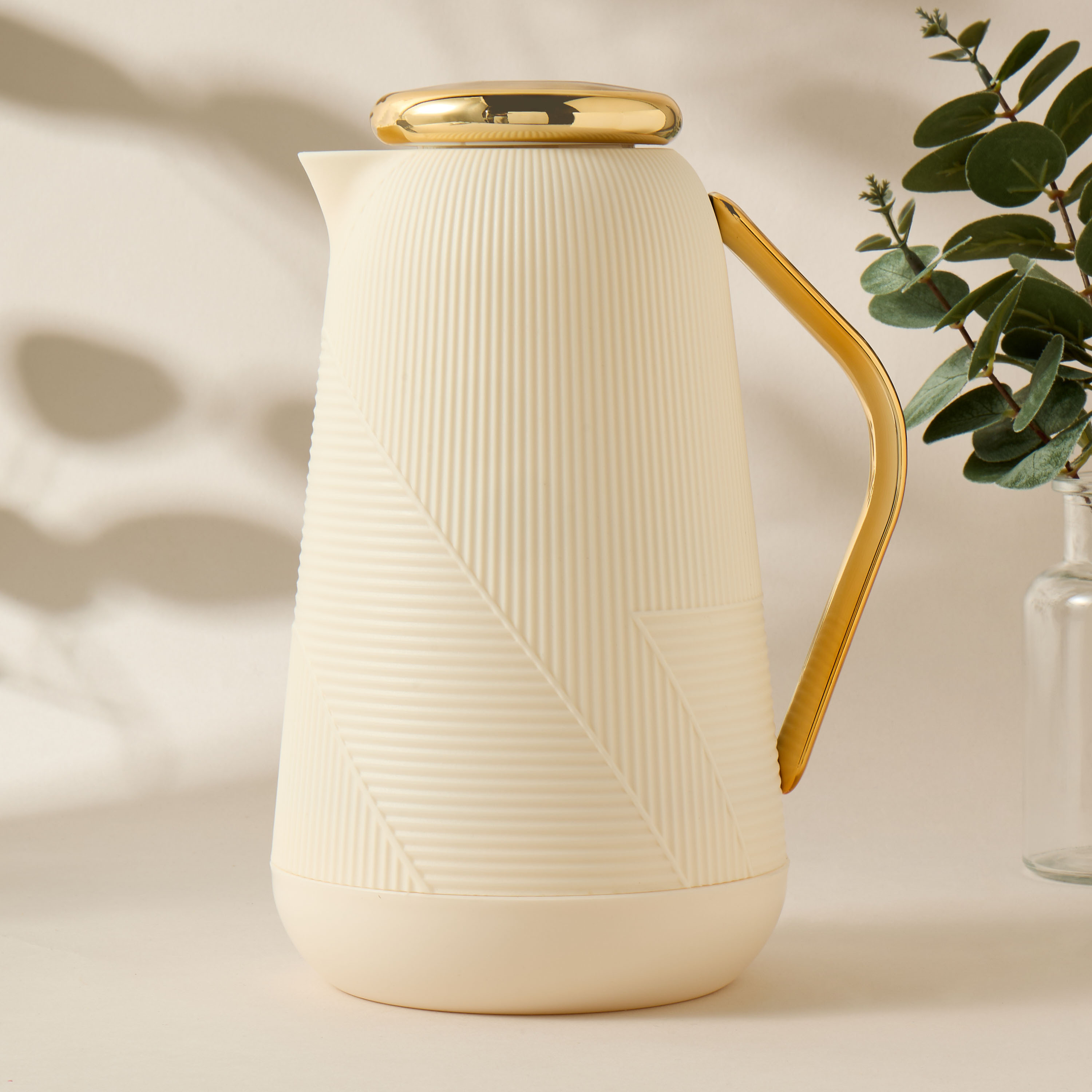 Ribbed Vacuum Flask - 1 L-household-dining-teaandcoffee-vacuumflaskscoffeeandteapots-image-1
