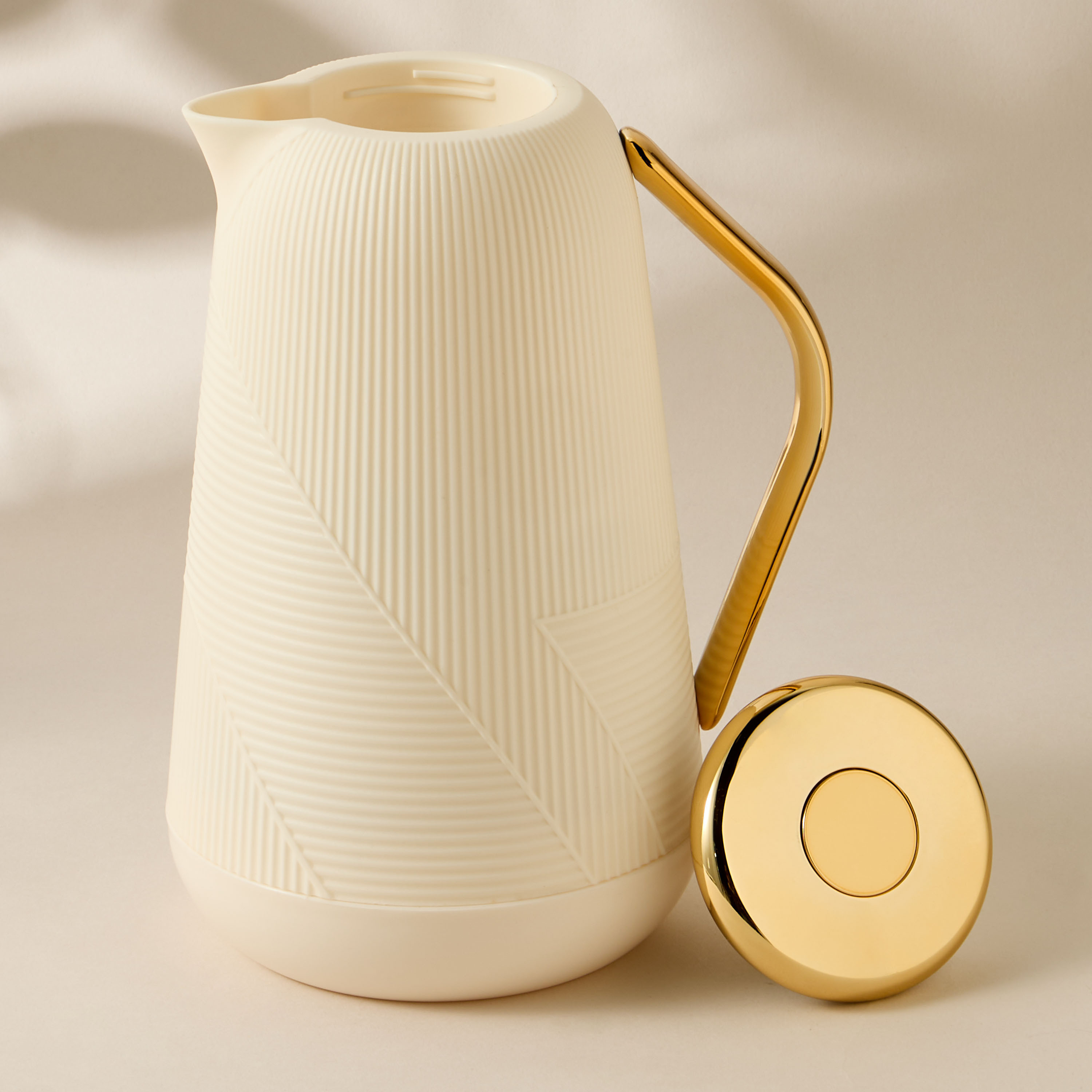 Ribbed Vacuum Flask - 1 L-household-dining-teaandcoffee-vacuumflaskscoffeeandteapots-image-2