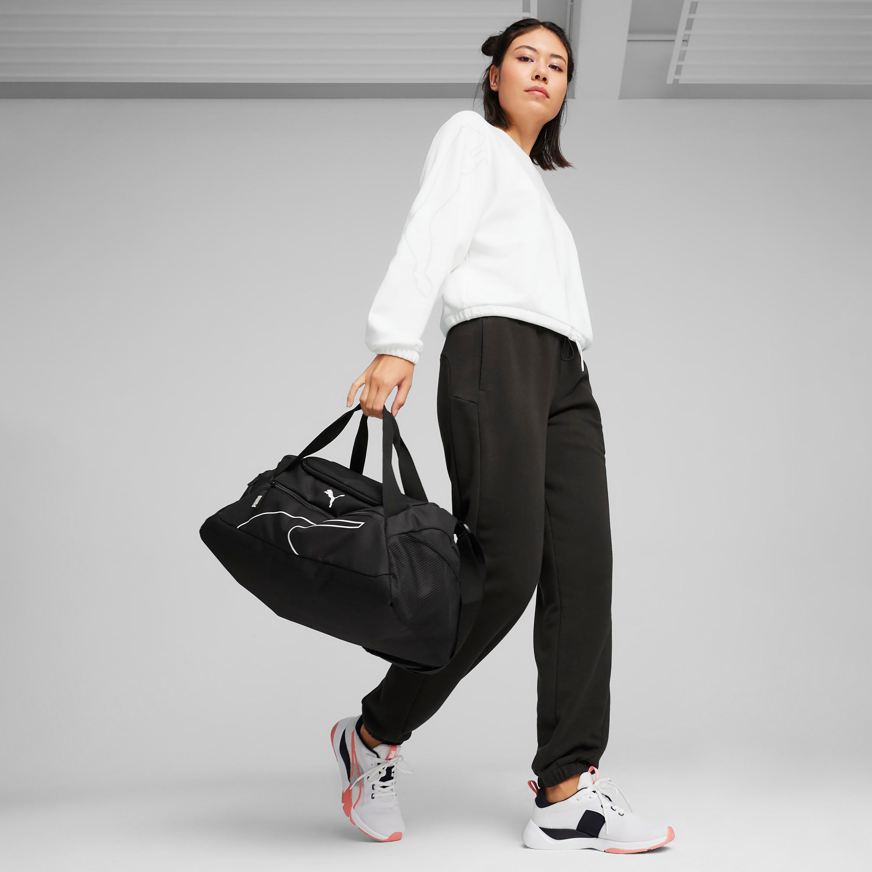 حقيبة أساسيات الرياضة صغيرة بالشعار من بوما 09033101 | OE-travel-luggagesandbags-dufflebags-image-6