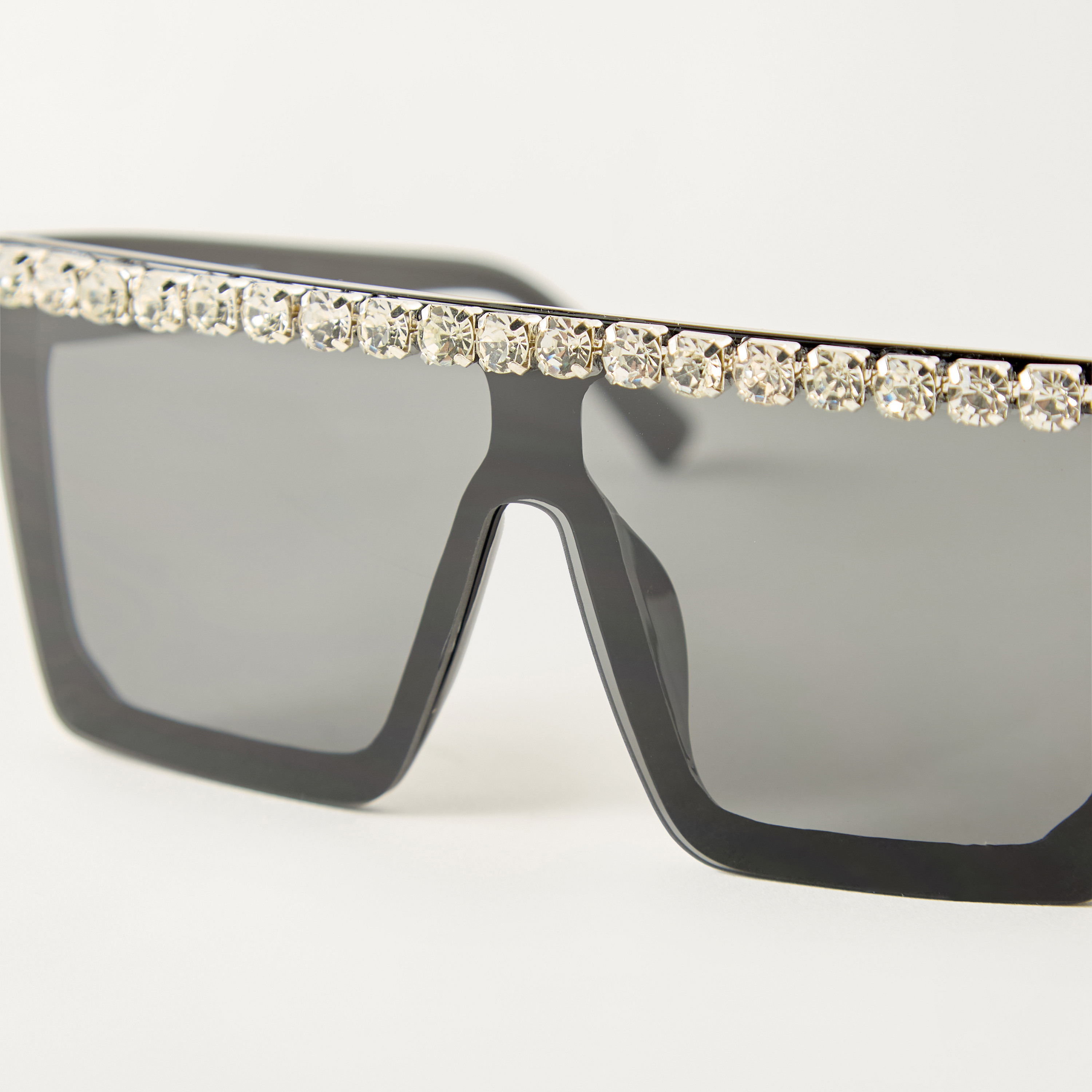 نظارة شمسية بعدسات ملونة وإطار كامل من ميستوتس-women-sunglasses-image-2