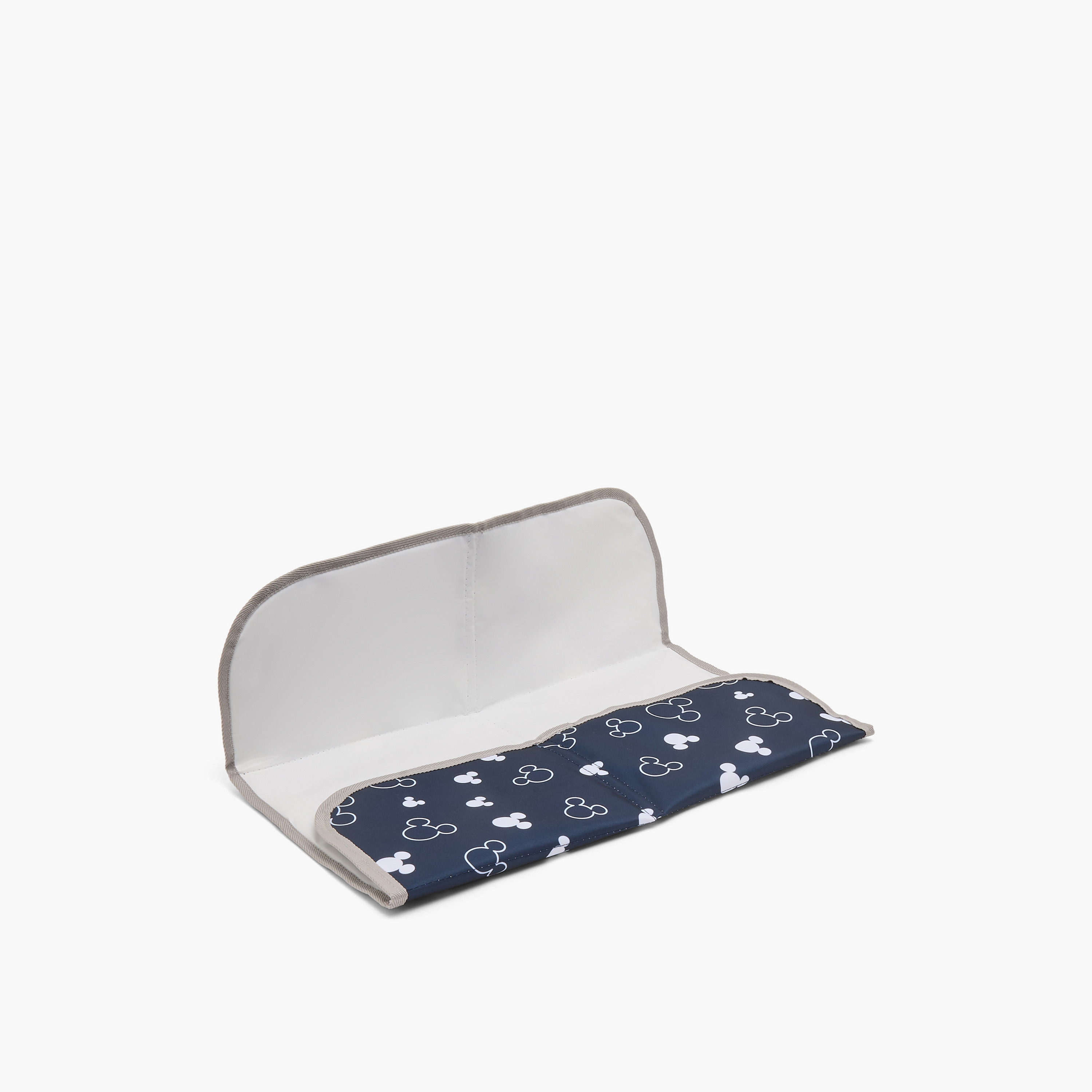 شنطة حفاضات بطبعات ميكي ماوس من ديزني-baby-gear-diaperbags-image-13
