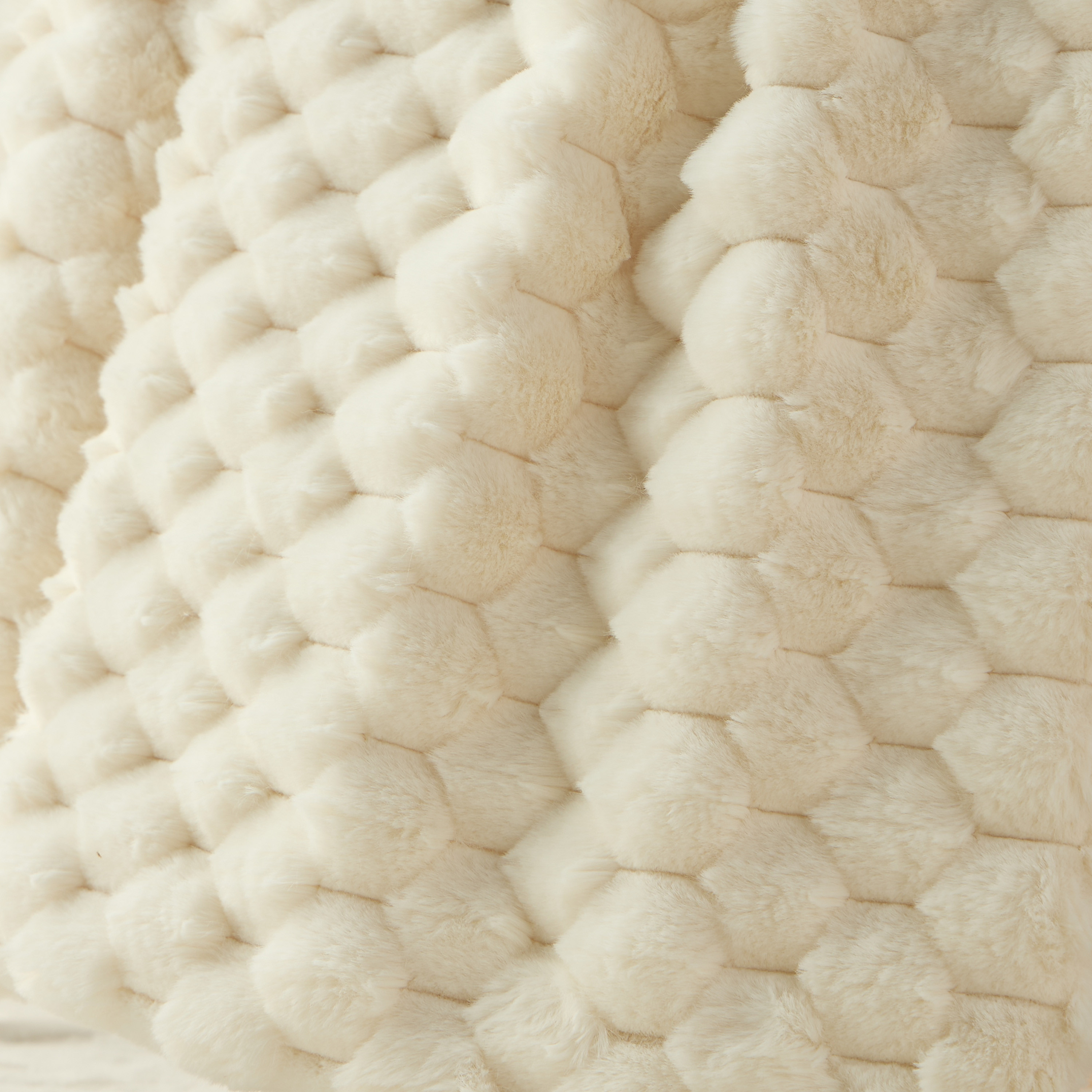 Honeycomb Textured Fur Throw - 127x152 cms-household-cushionsandthrows-throwsandblankets-throws-image-2