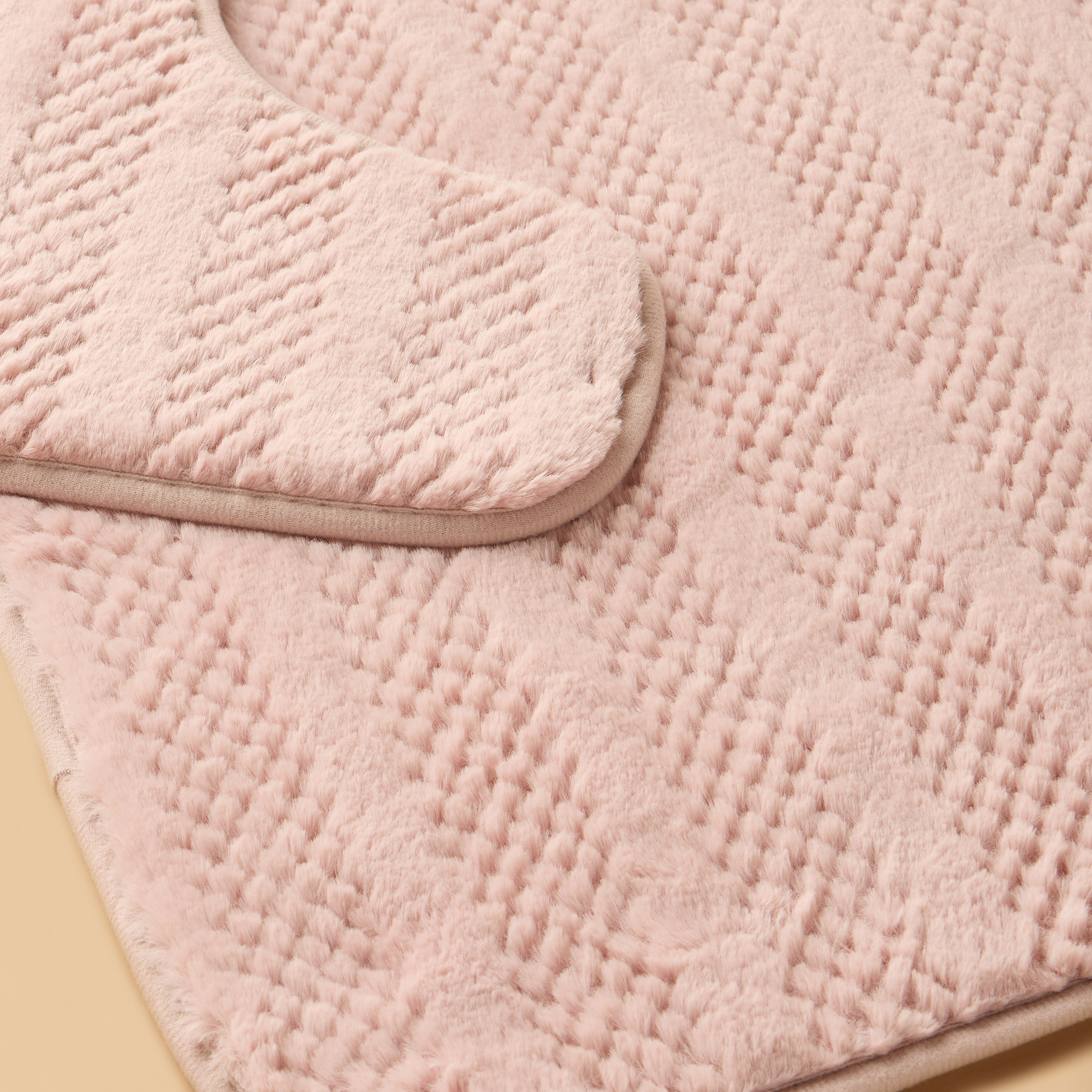 طقم سجاد حمّام إسفنجي بارز الملمس من قطعتين - 50x80 سم-household-bathandlaundry-bathlinen-bathmatsandtubmats-image-4
