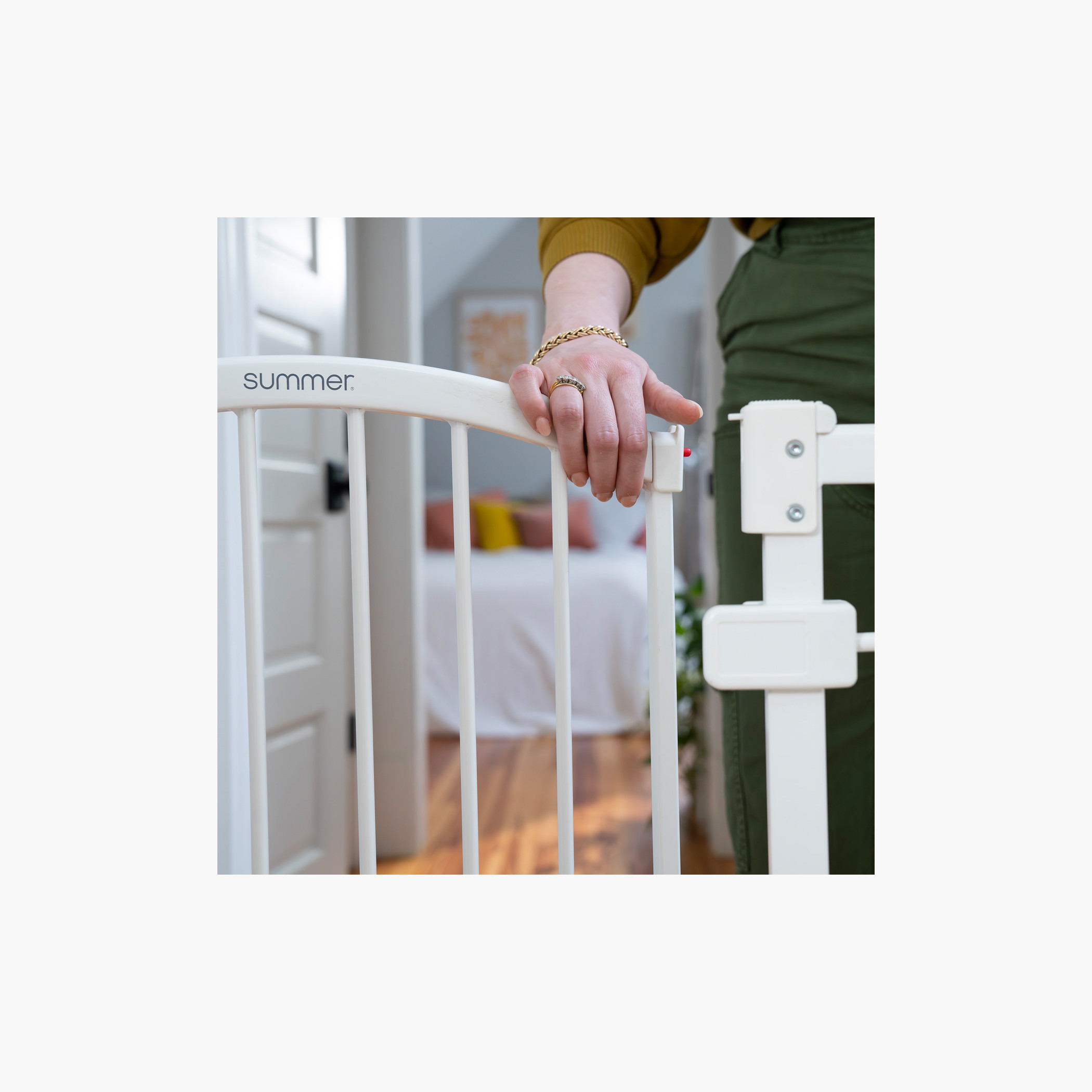 بوابة أمان الأطفال من إنجينيويتي-baby-healthandsafety-babyproofing-image-8