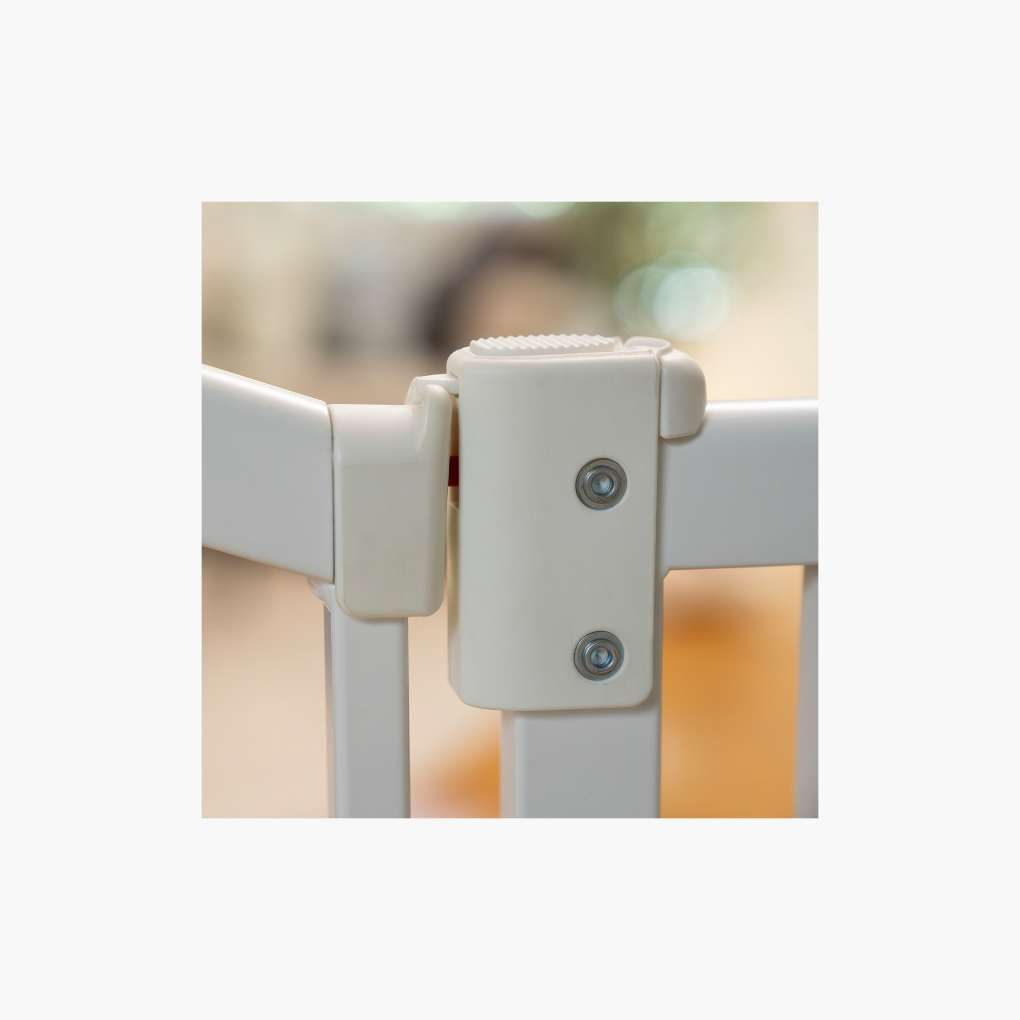 بوابة أمان الأطفال من إنجينيويتي-baby-healthandsafety-babyproofing-image-6