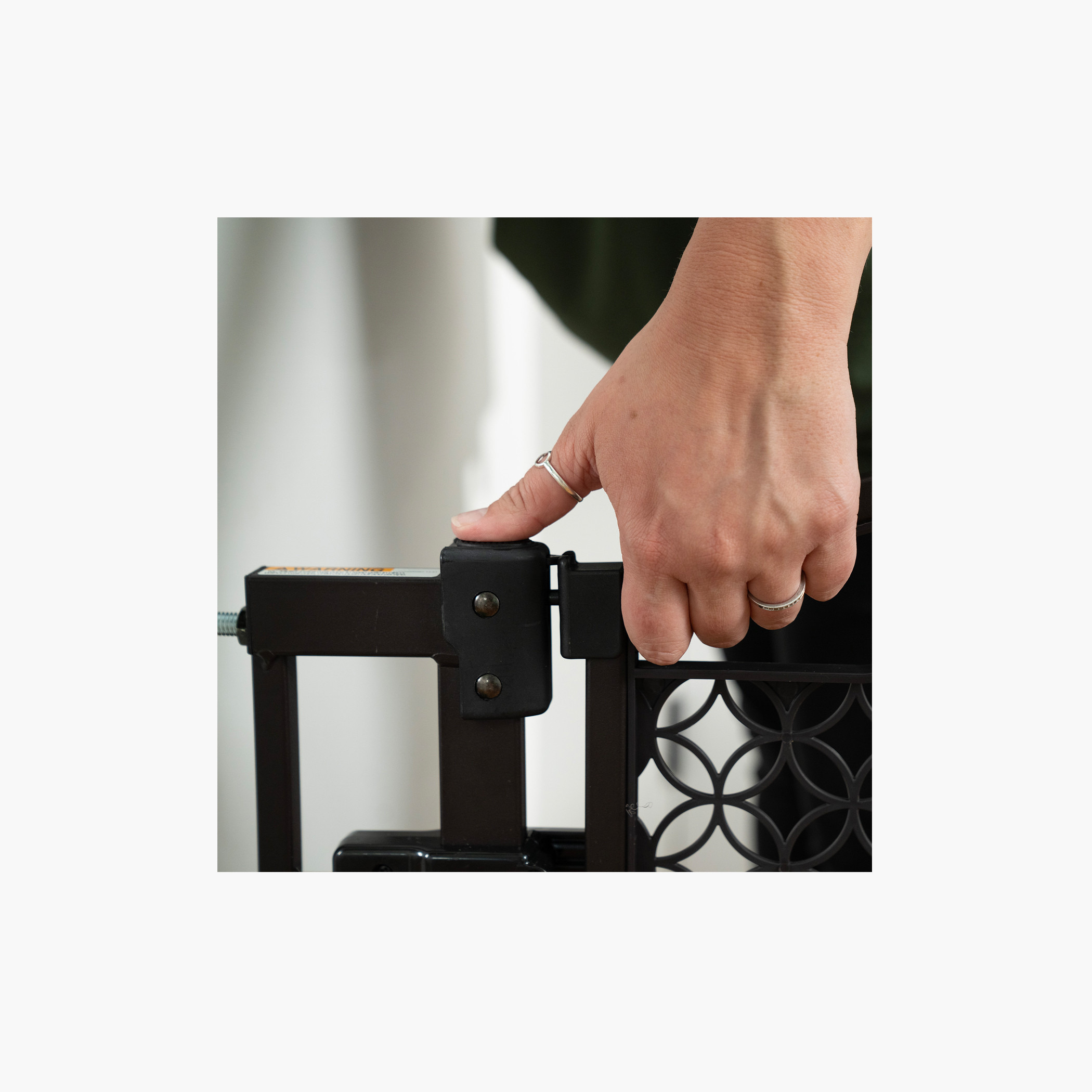 Ingenuity Doorway Baby Safety Gate-baby-healthandsafety-babyproofing-image-4