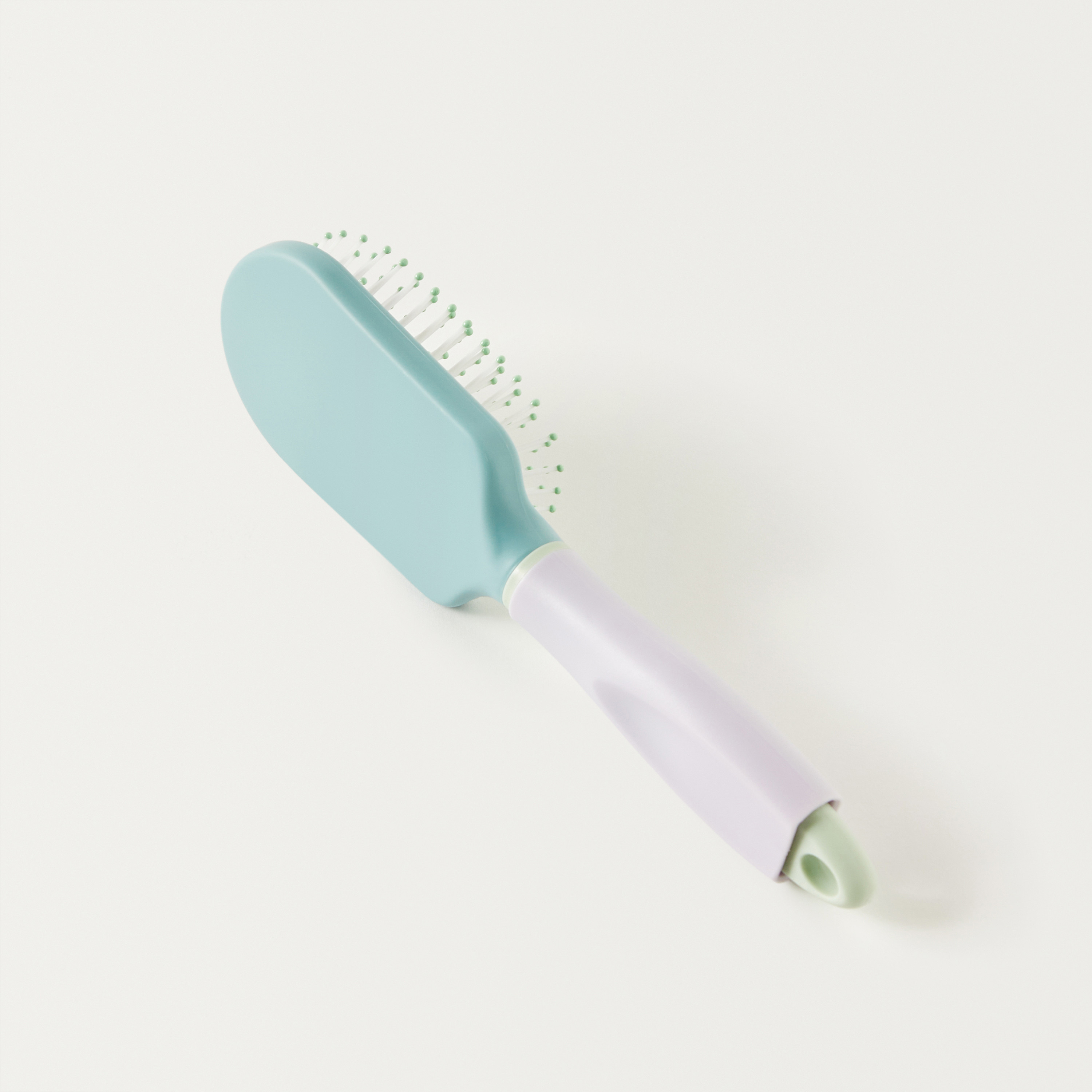 فرشاة شعر بقوالب ملونة مع مشط تنظيف-women-hairaccessories-brushesandcombs-image-1