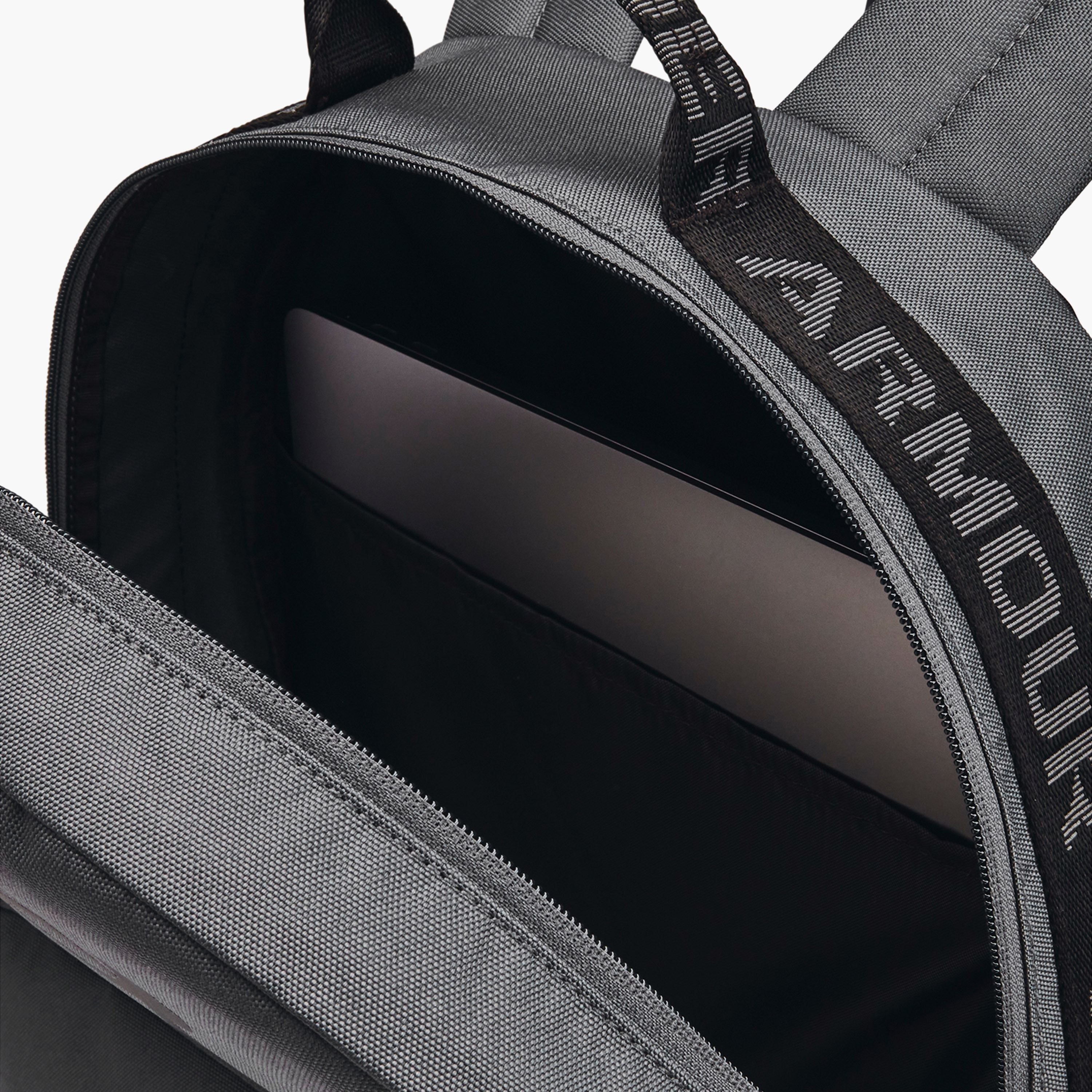 أندر آرمور- حقيبة ظهر للجنسين   سبورت ستايل 1378415 | OE-school-bagsandbackpacks-backpacks-image-14