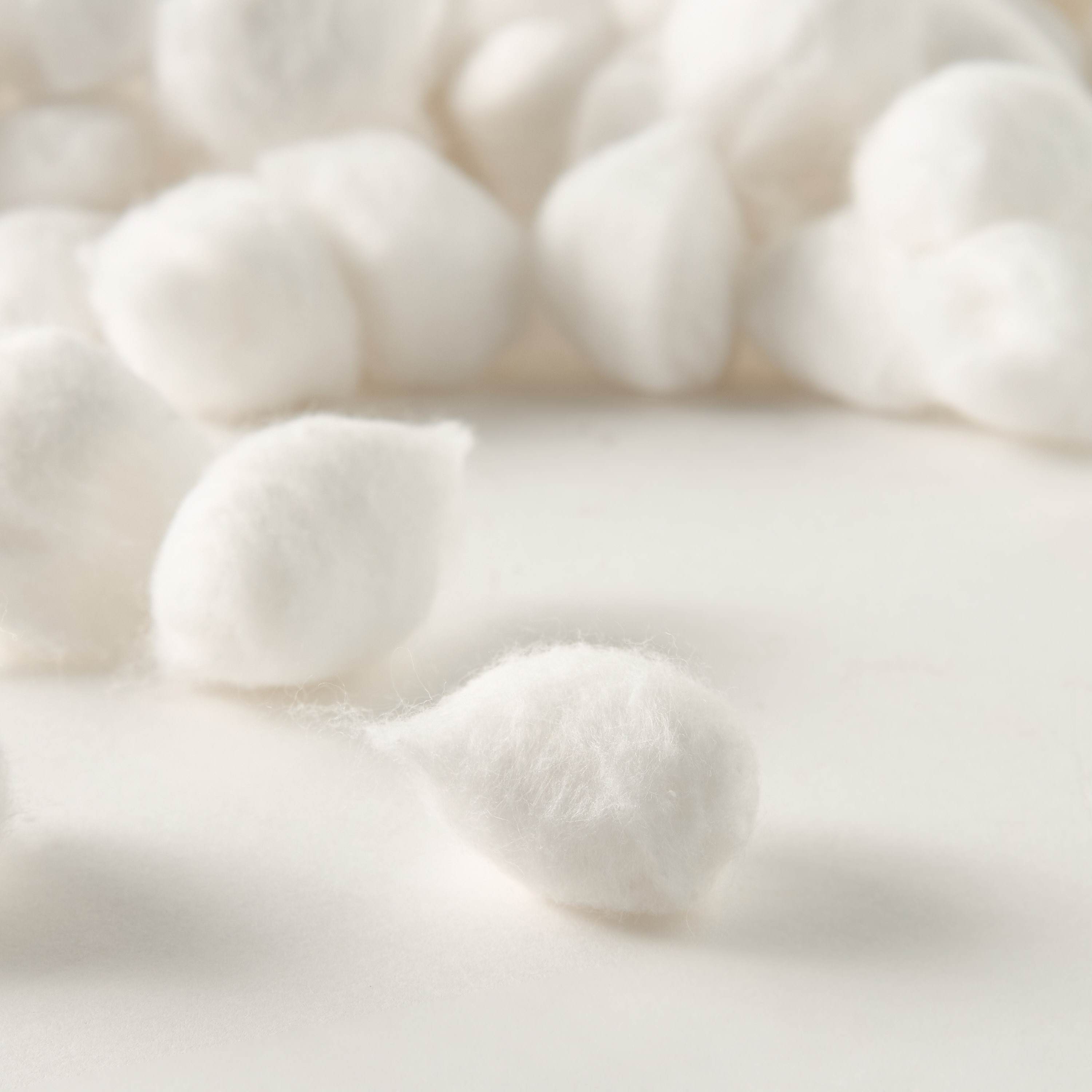Beautysta 100-Piece Cotton Ball Set-beautyandpersonalcare-bathandbody-toolsandaccessories-bathaccessories-image-3