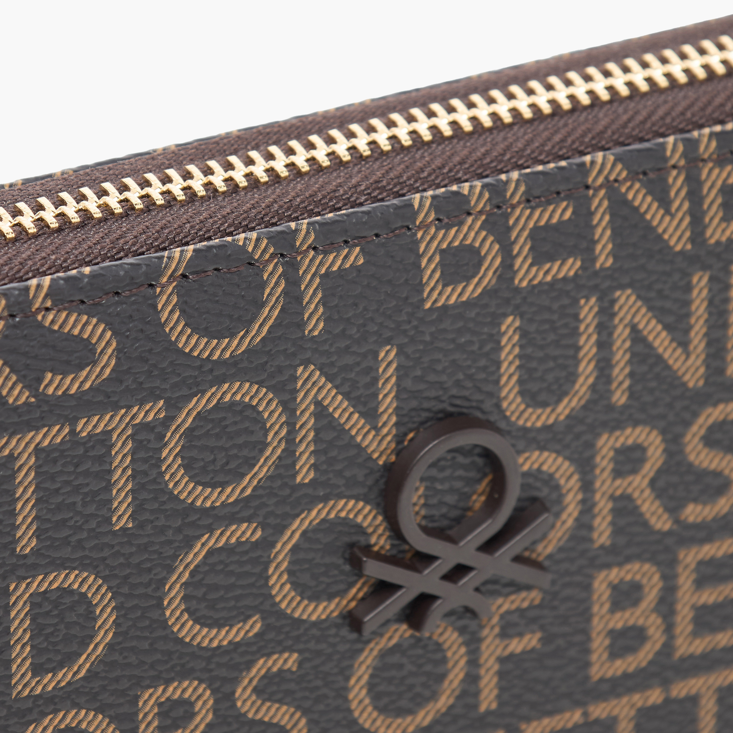 محفظة بطبعات وسحاب من يونايتد كولورز أوف بينيتون-women-bagsandwallets-wallets-image-3