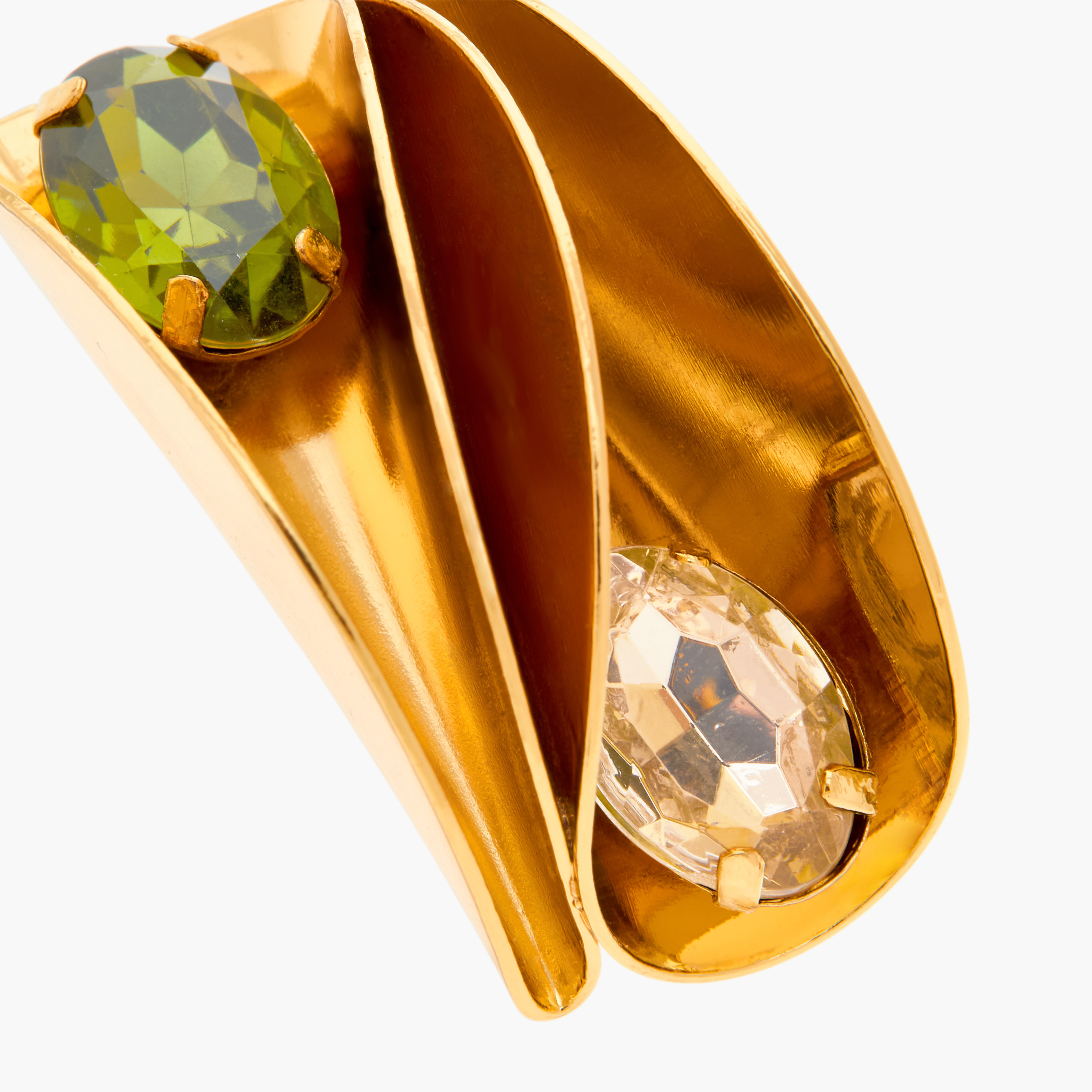 حلق مرصّع مزين بالأحجار بمكبس إغلاق خلفي-women-watchesandjewellery-jewellery-earrings-image-4