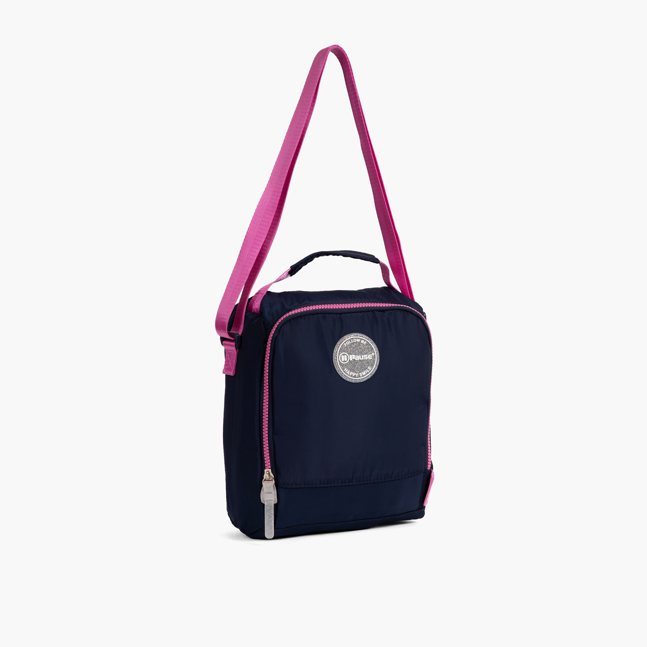شنطة غداء بحزام قابل للتعديل وسحاب إغلاق وتفاصيل شعار من بوز-school-lunchessentials-lunchbags-image-1