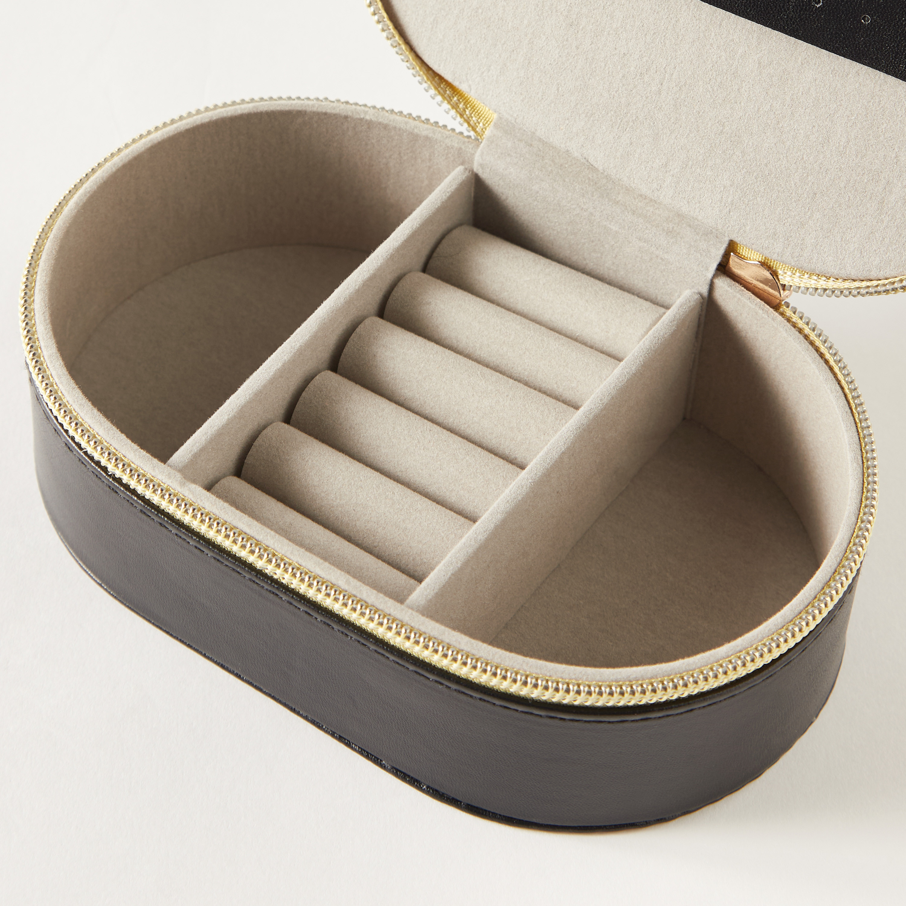Syloon 4-Compartment Jewellery Organiser with Zip Closure - 16x10x6 cms-women-watchesandjewellery-jewellery-storage-image-4