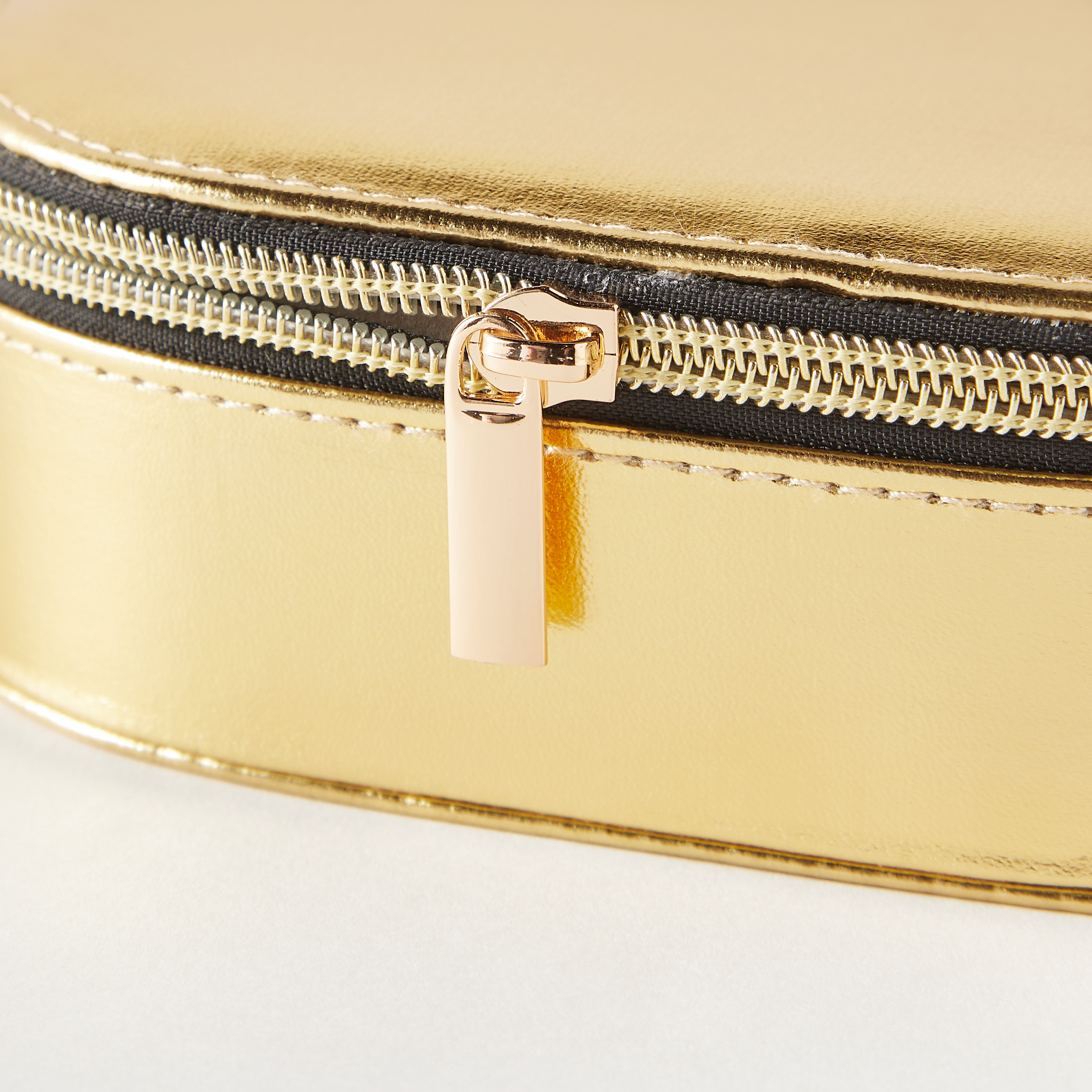 Syloon Solid 3-Compartment Jewellery Organizer with Zip Closure - 16x10x6 cms-women-watchesandjewellery-jewellery-storage-image-2