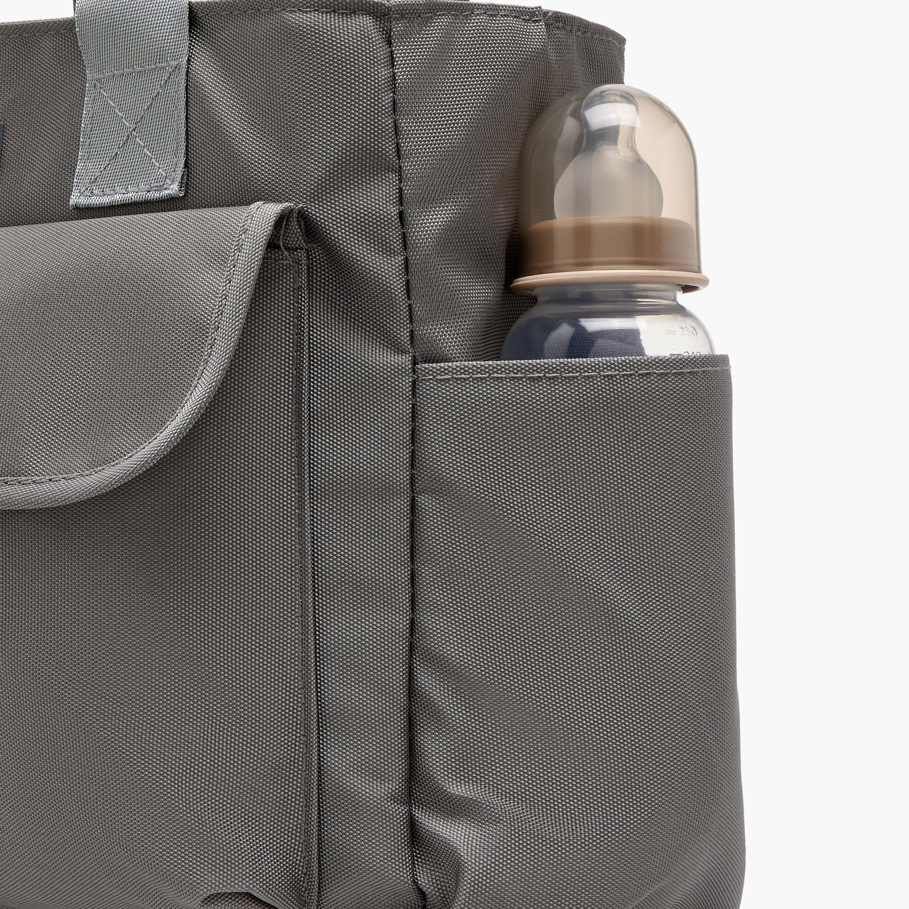 شنطة حفاضات سادة بسحّاب إغلاق ومقابض مزدوجة  من جونيورز-baby-gear-diaperbags-image-8
