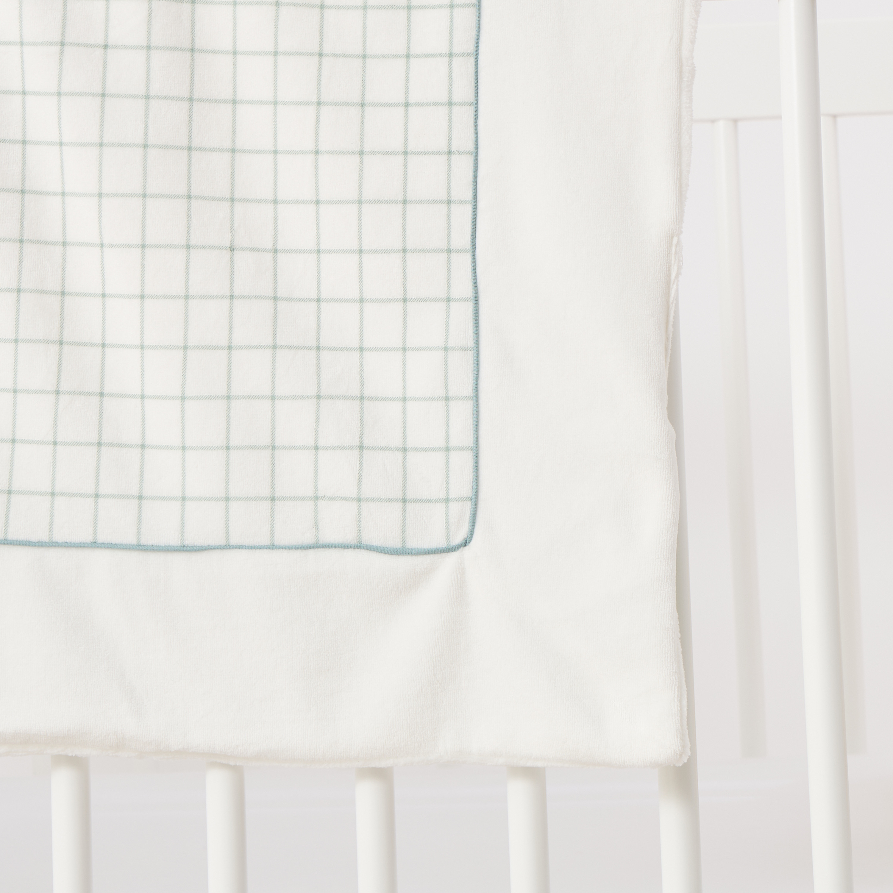 Juniors Applique Detail Raschel Blanket - 76x100 cm-baby-nursery-blanketsandswaddles-receivingblankets-image-3