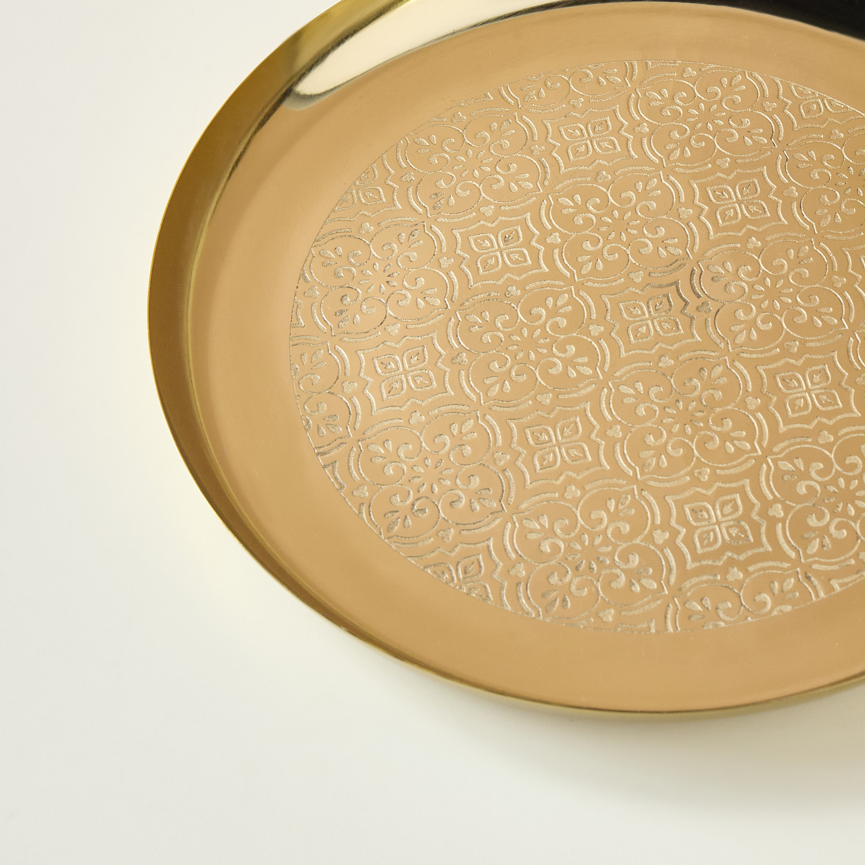 Textured Round Decorative Tray - 25x2 cms-household-dining-serveware-servingtrays-image-4