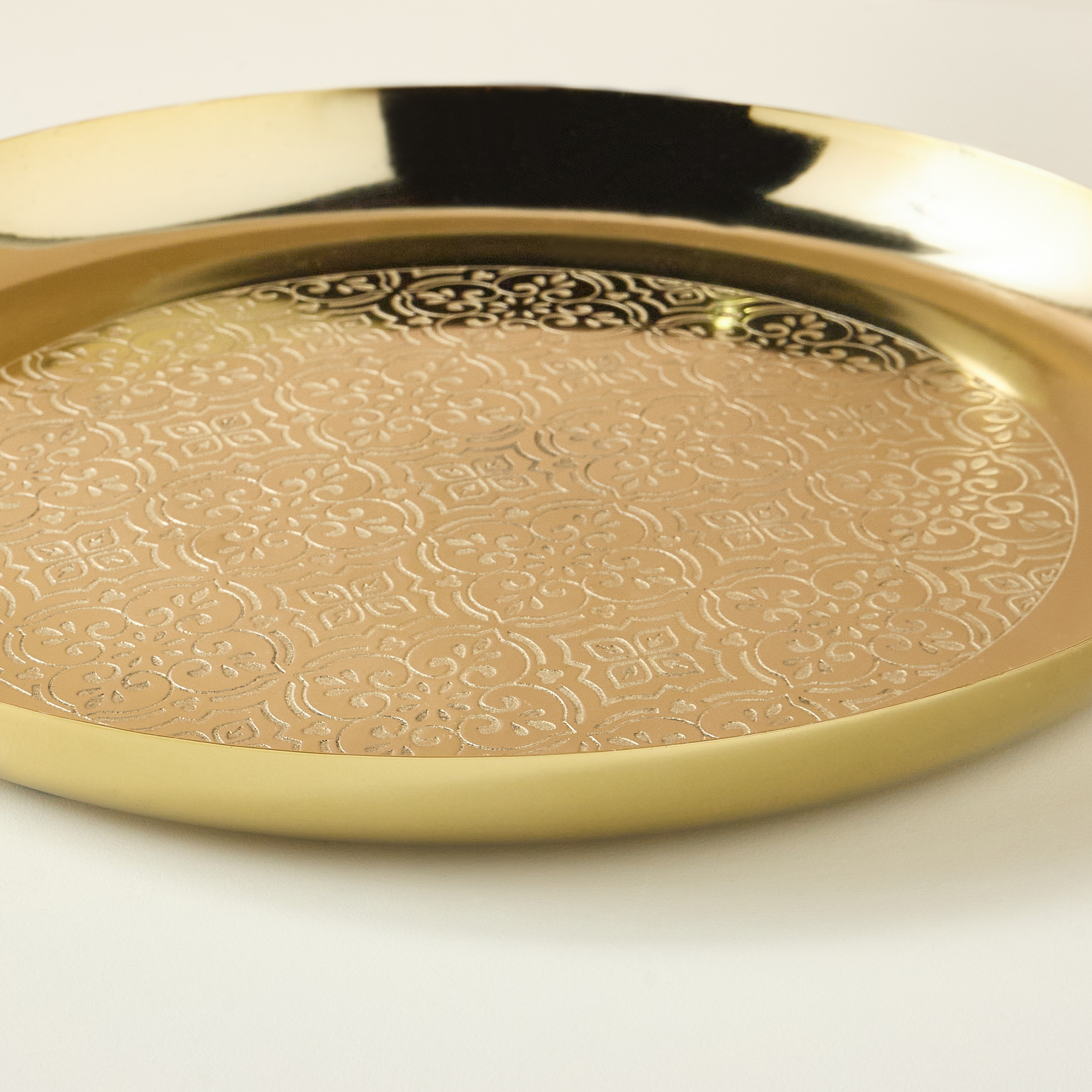 Textured Round Decorative Tray - 25x2 cms-household-dining-serveware-servingtrays-image-5