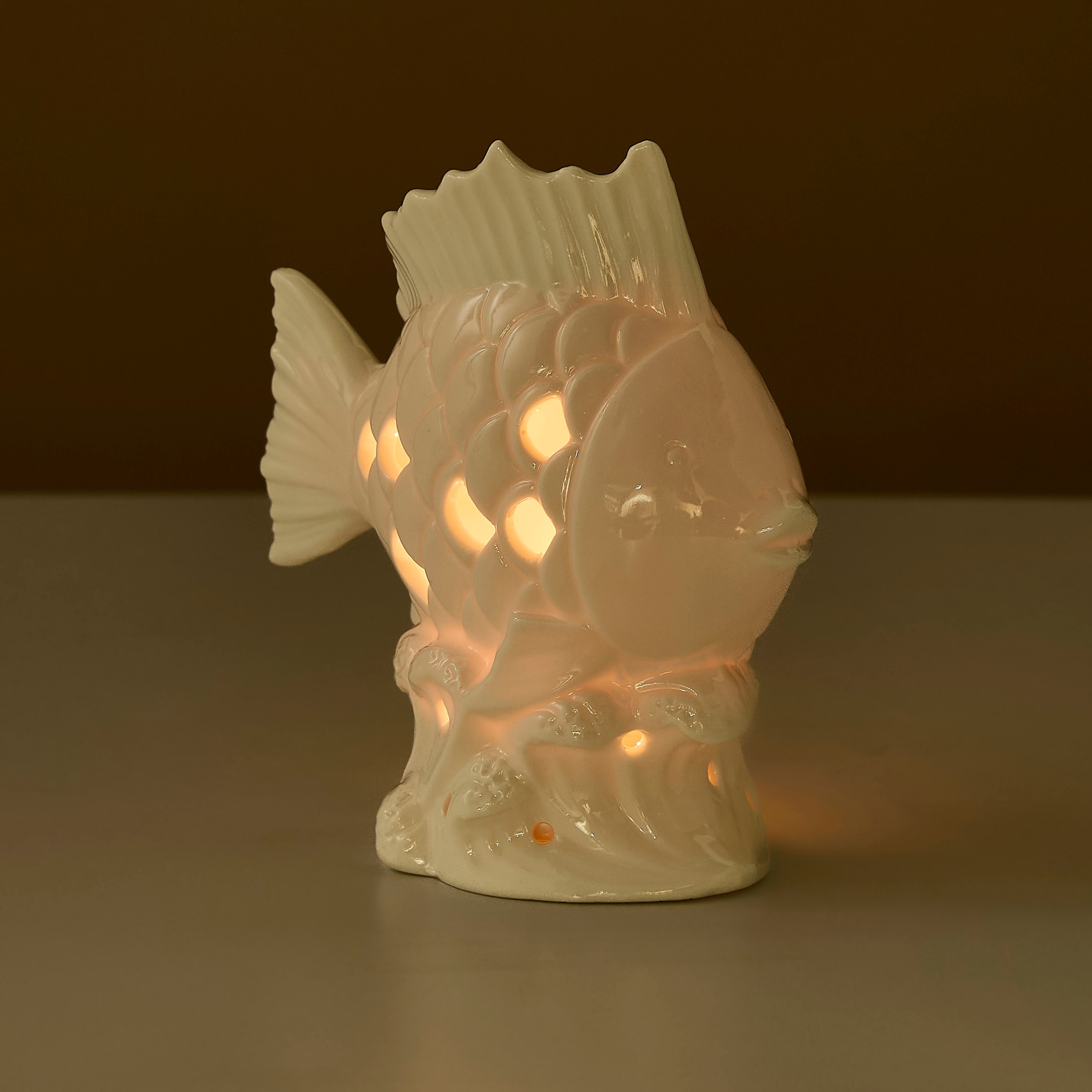 Fish Textured Ceramic Oil Burner - 13x7x14 cms-household-homefragrance-burners-image-2