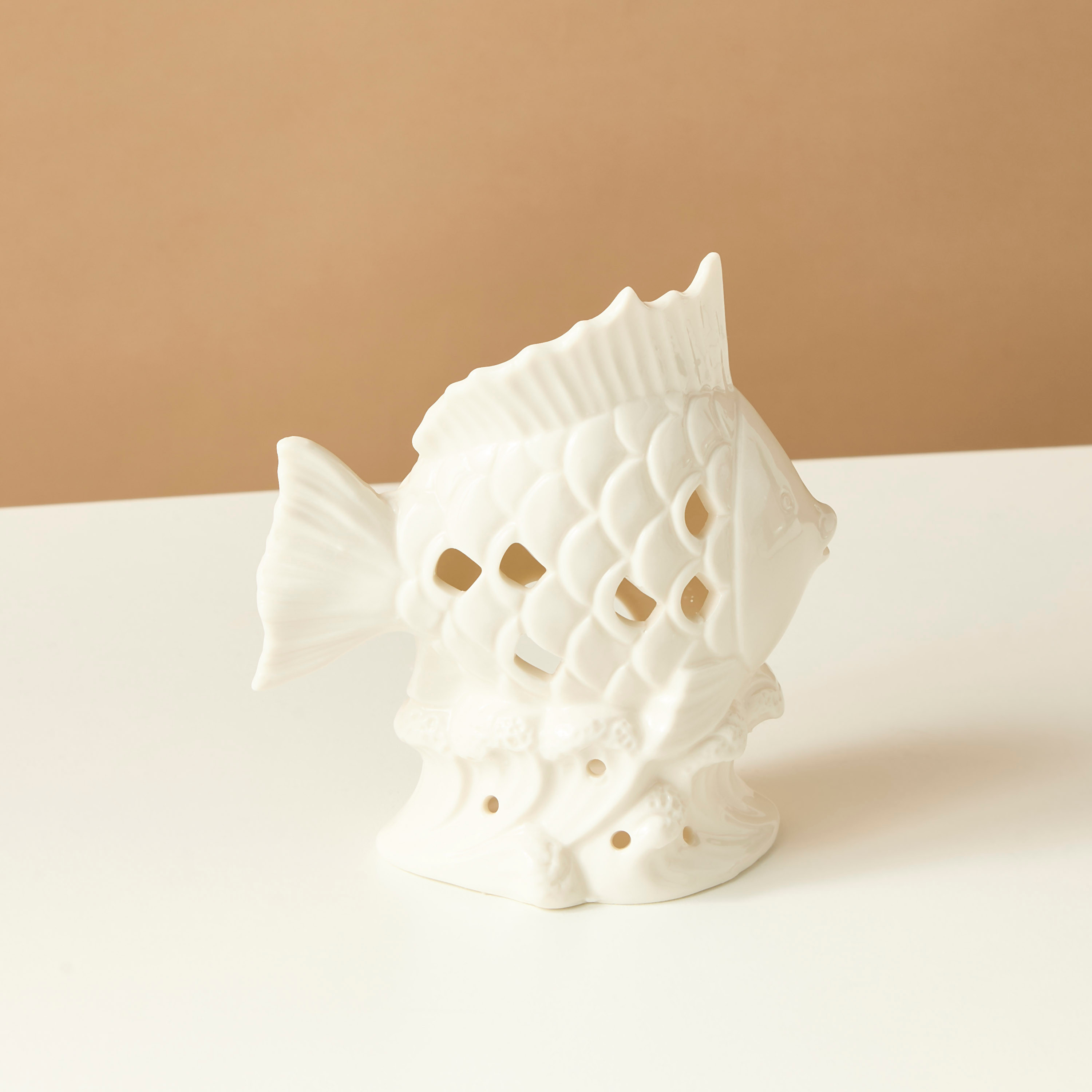 Fish Textured Ceramic Oil Burner - 13x7x14 cms-household-homefragrance-burners-image-4