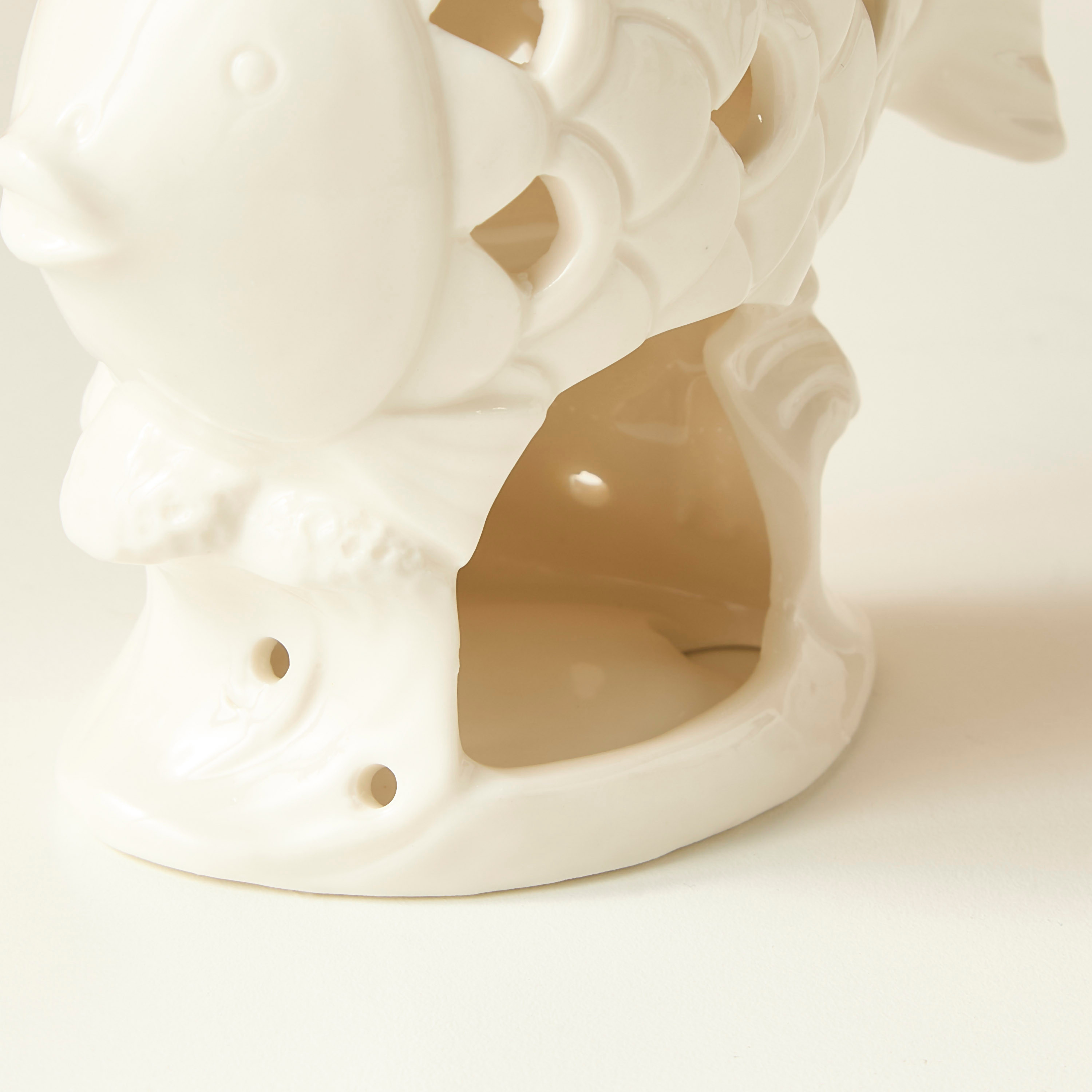 Fish Textured Ceramic Oil Burner - 13x7x14 cms-household-homefragrance-burners-image-6
