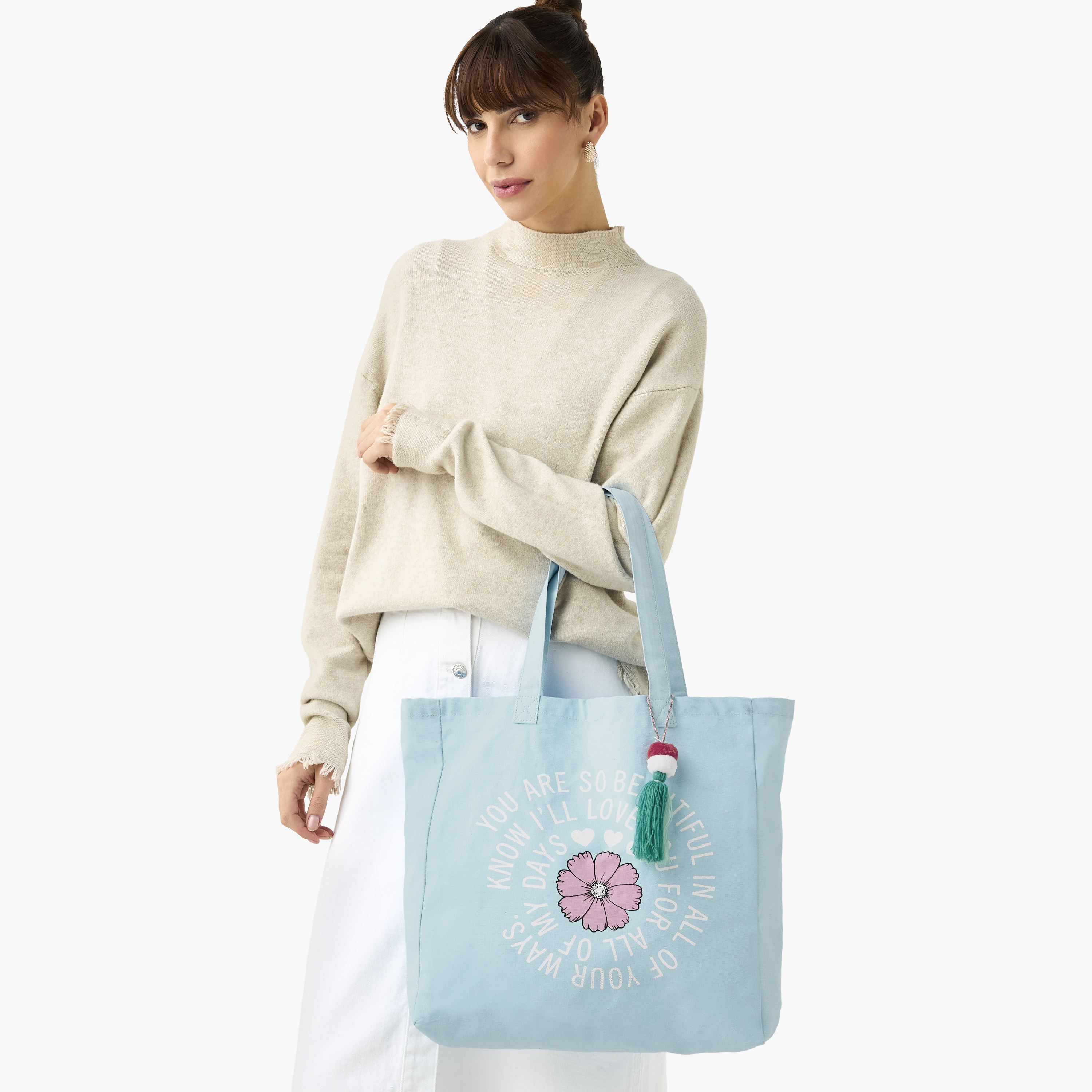 شنطة توتي بمقابض مزدوجة وطبعات شعار وتفاصيل شرّابات-women-bagsandwallets-handbags-image-2