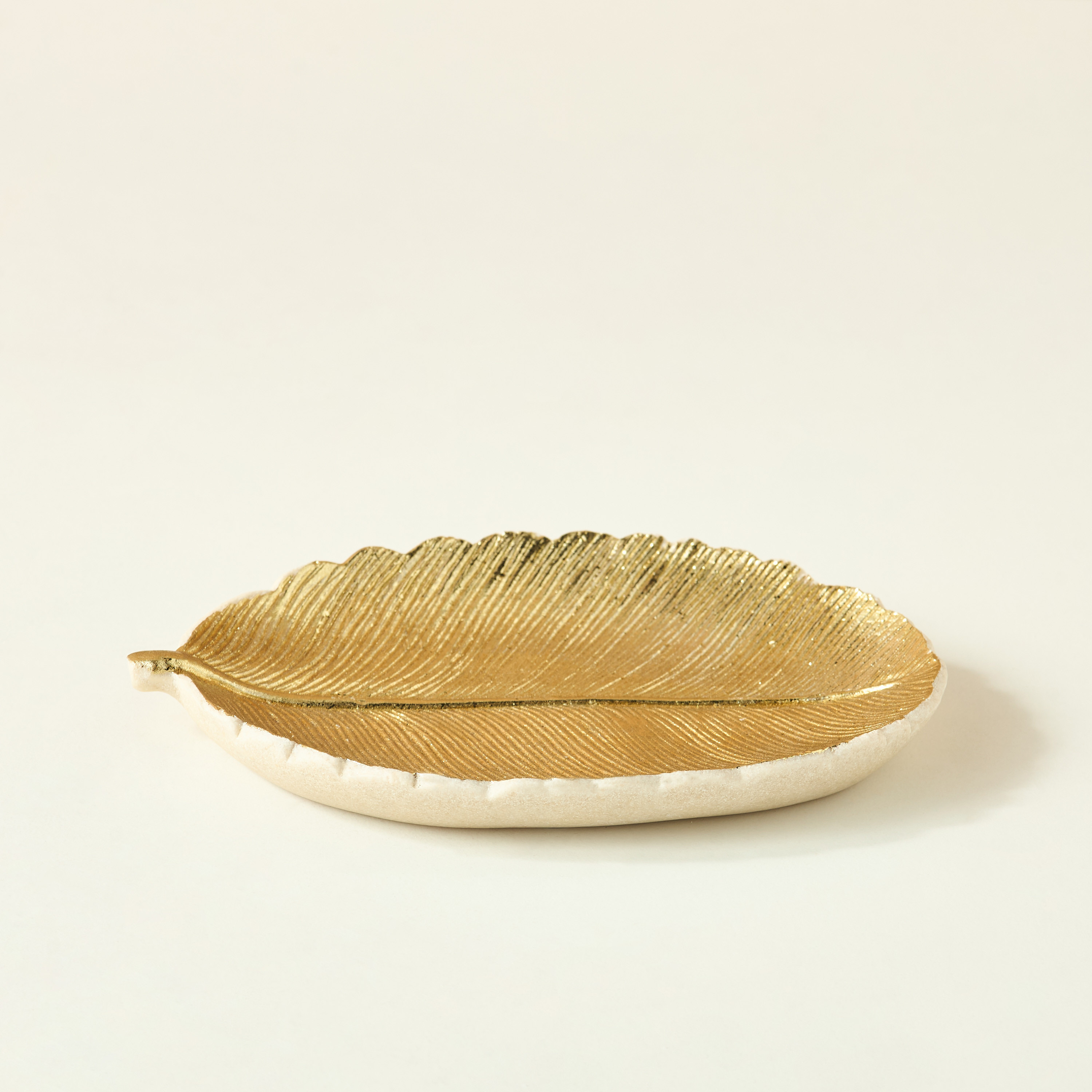 Golden Leaf Embossed Soap Dish-household-bathandlaundry-bathaccessories-soapdishesanddispensers-image-2