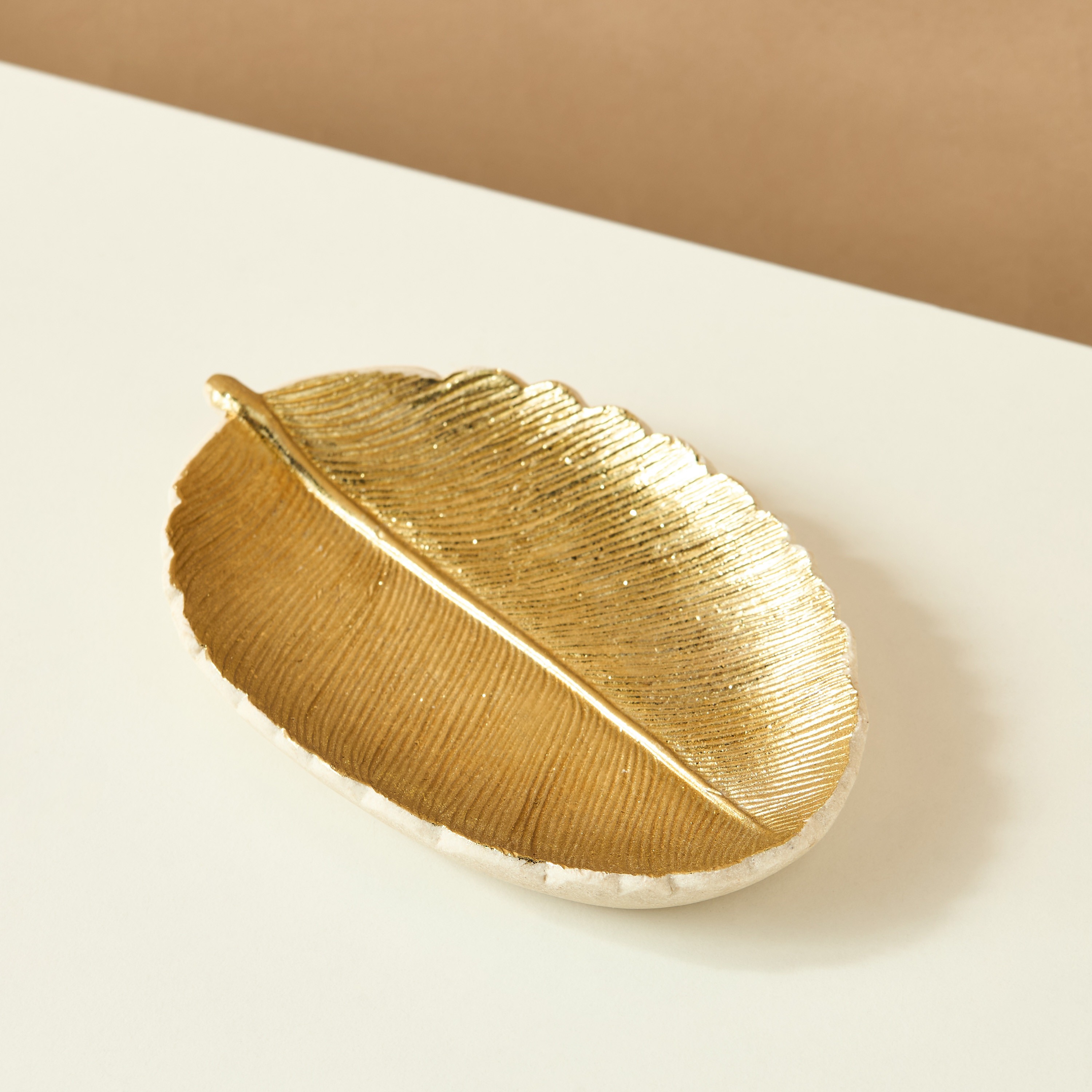 Golden Leaf Embossed Soap Dish-household-bathandlaundry-bathaccessories-soapdishesanddispensers-image-3