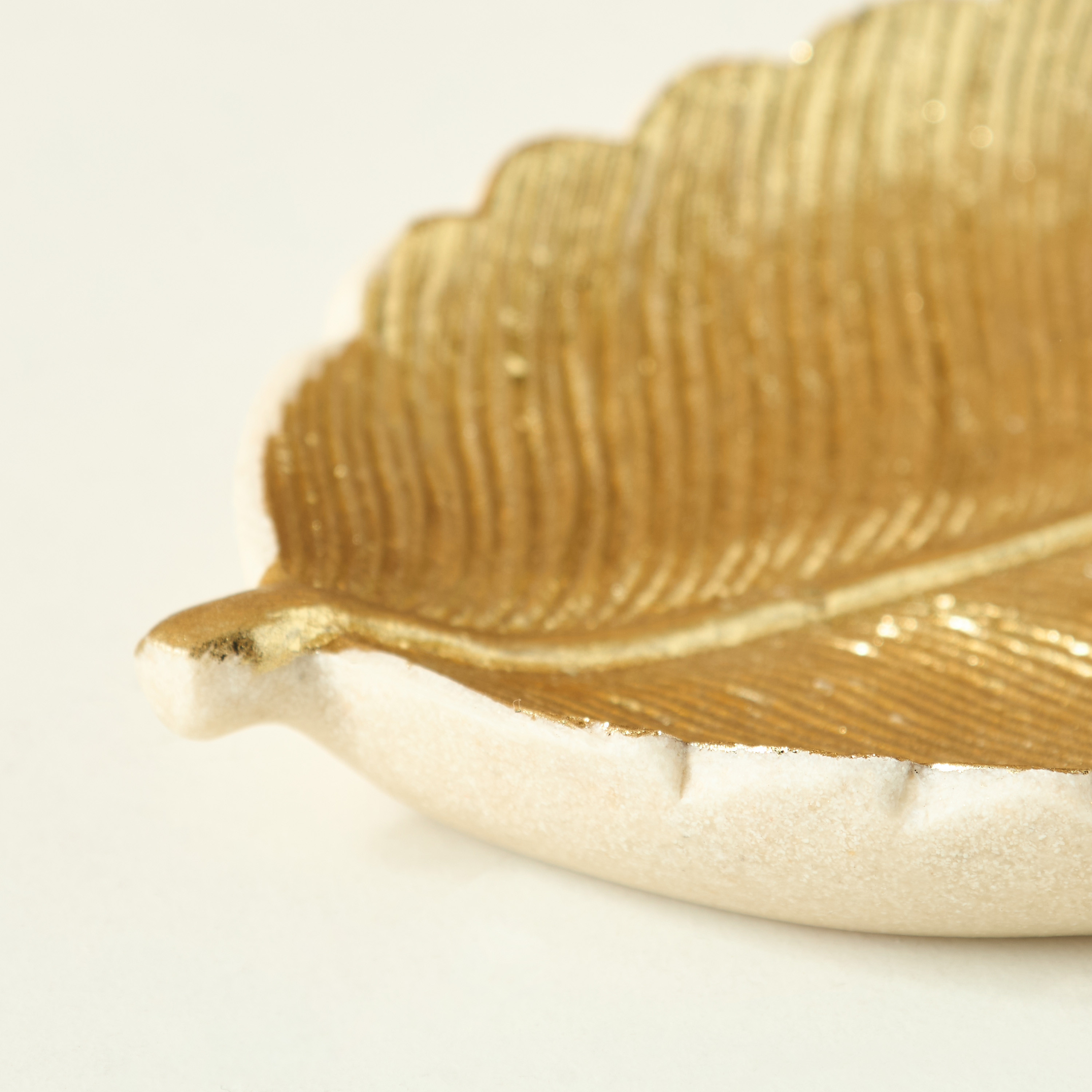 Golden Leaf Embossed Soap Dish-household-bathandlaundry-bathaccessories-soapdishesanddispensers-image-5