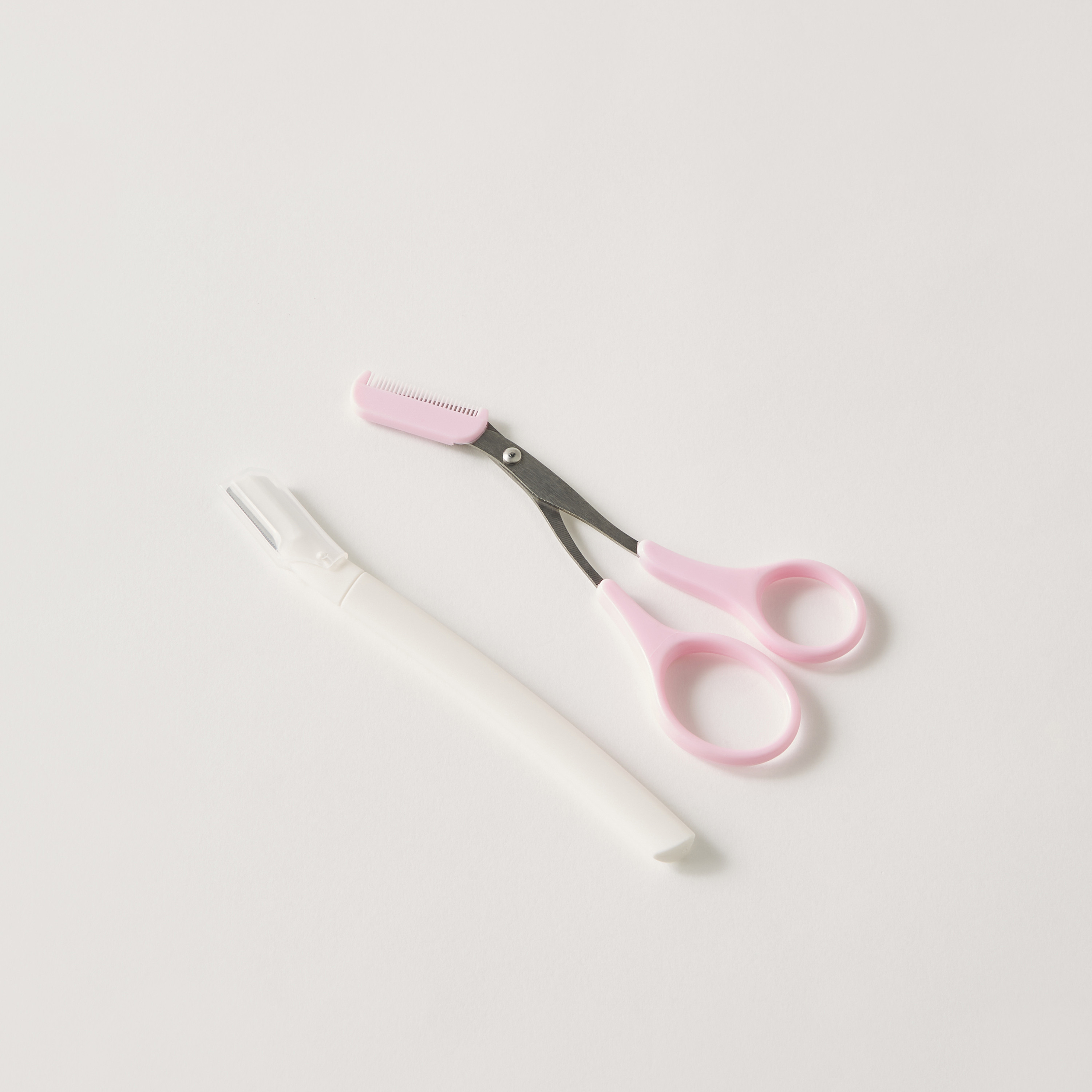طقم مقصات تشذيب الحواجب قطعتين من فايندز-beautyandpersonalcare-appliances-hairremovaltools-shavers-image-1