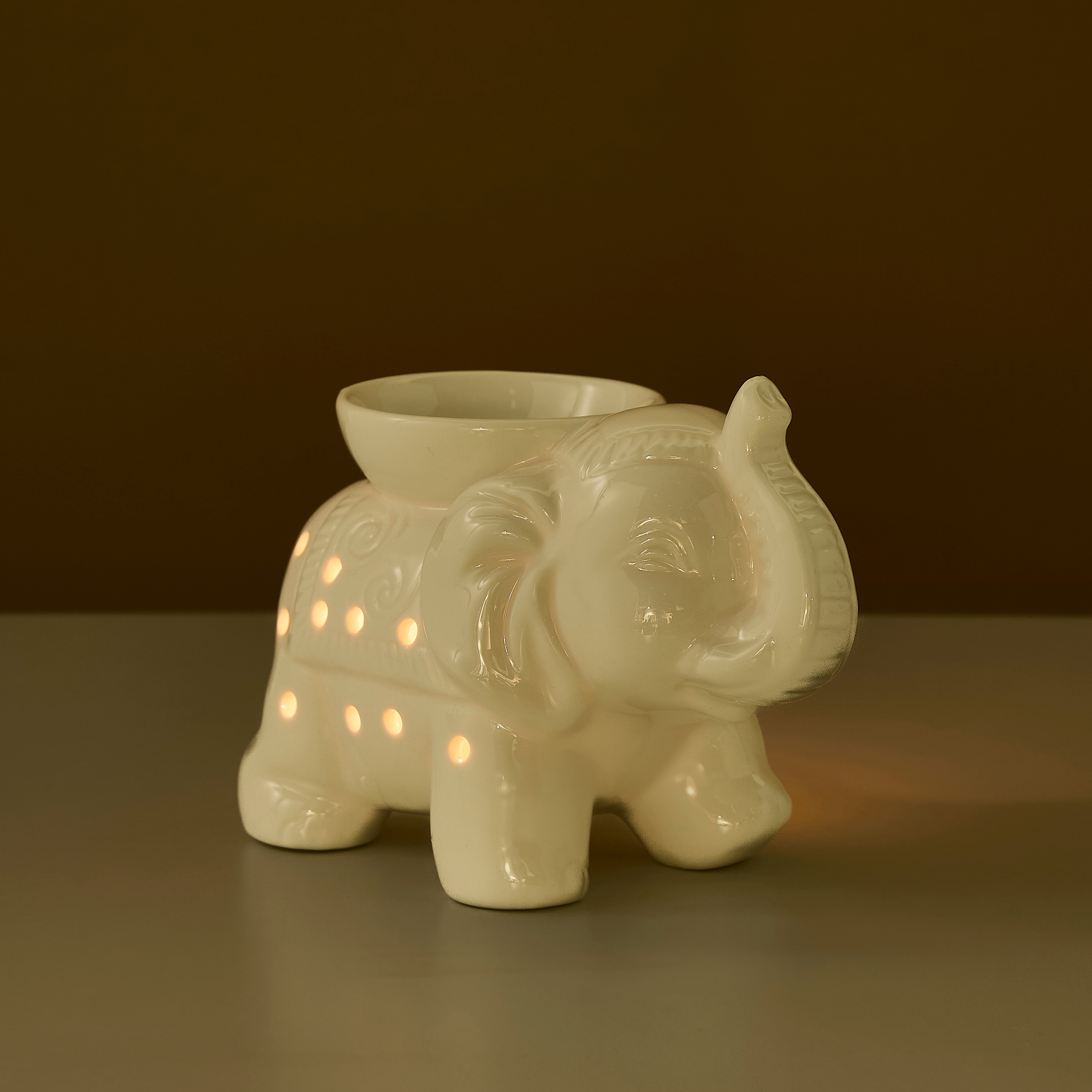 Elephant Textured Ceramic Oil Burner - 17x9x13 cms-household-homefragrance-burners-image-2