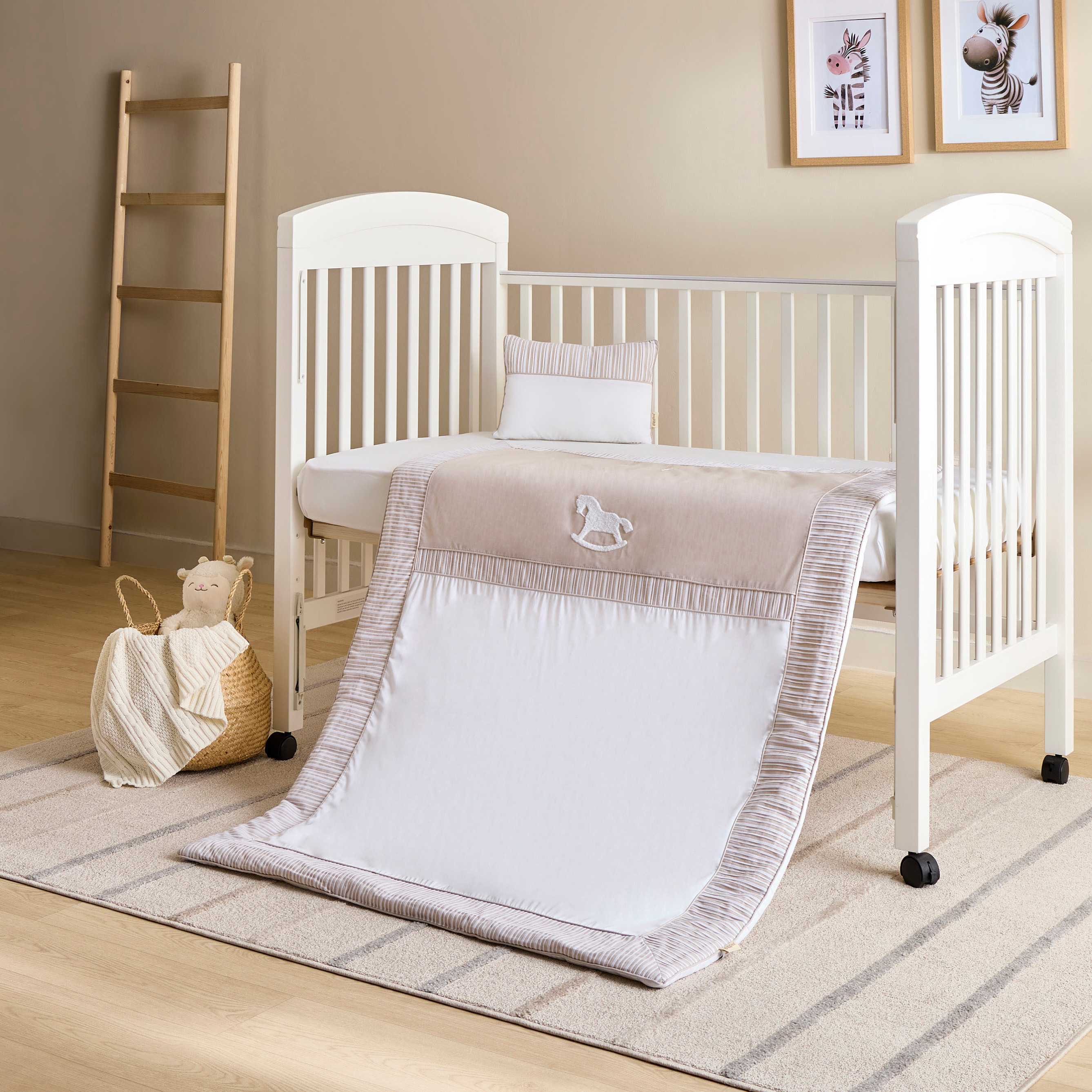 طقم مفروشات سرير قطعتين بتطريز حصان من جيجلز - 100x130 سم-baby-nursery-babybedding-image-1