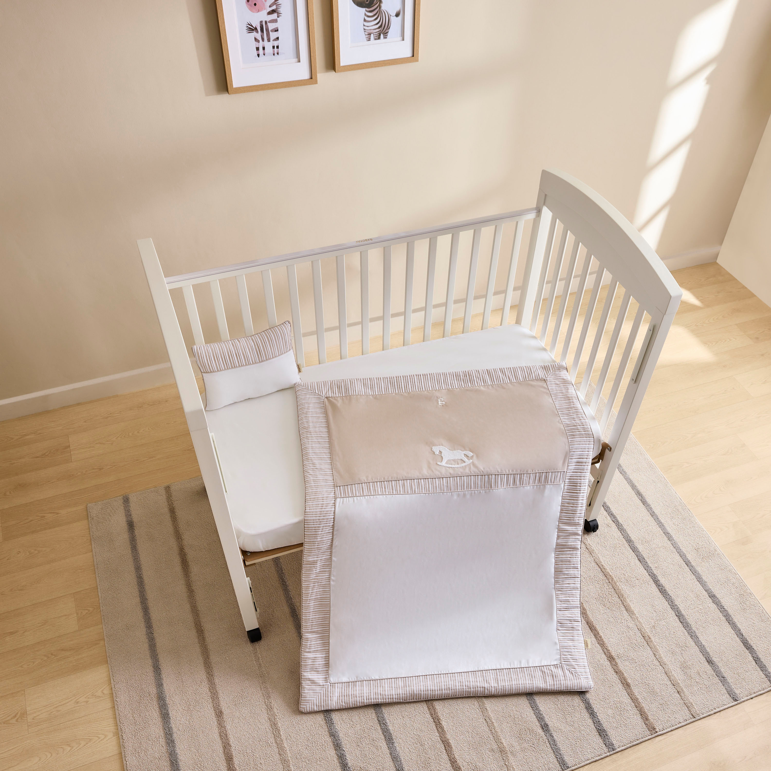 طقم مفروشات سرير قطعتين بتطريز حصان من جيجلز - 100x130 سم-baby-nursery-babybedding-image-4