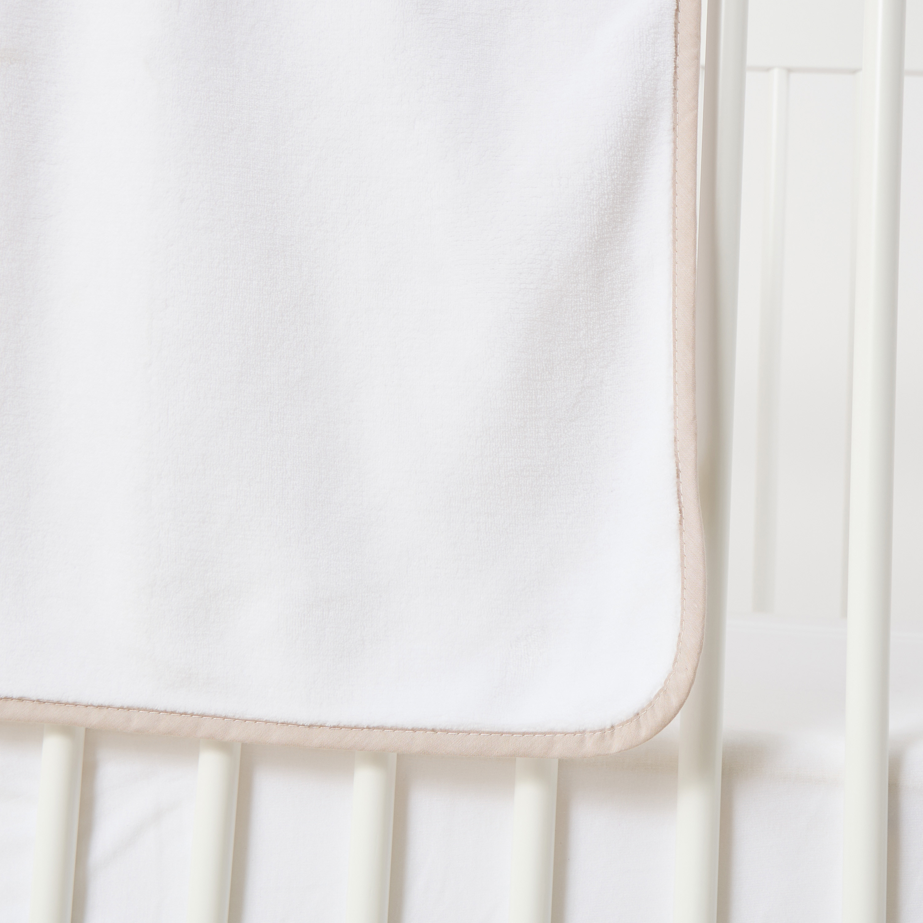 Giggles Rocking Horse Applique Detail Blanket-baby-nursery-blanketsandswaddles-blanketsandquilts-image-3
