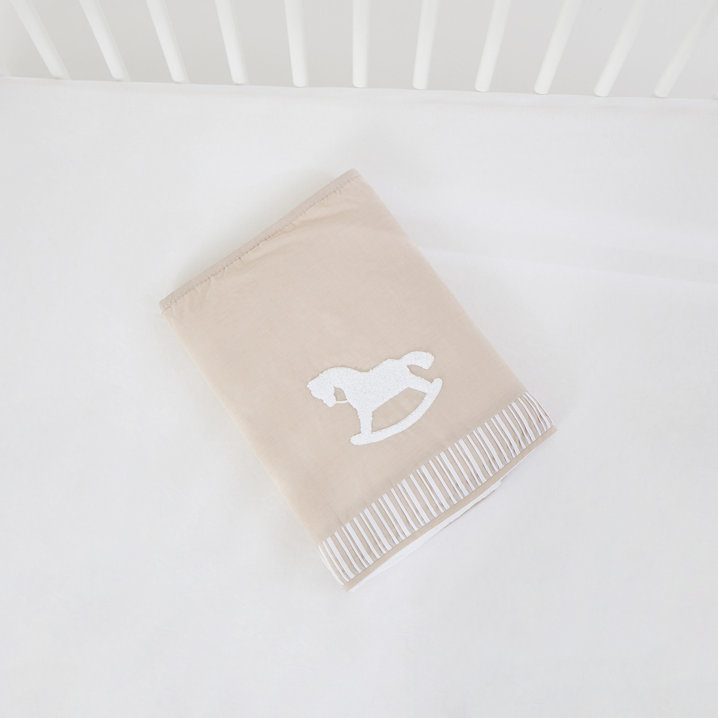 Giggles Rocking Horse Applique Detail Blanket-baby-nursery-blanketsandswaddles-blanketsandquilts-image-4