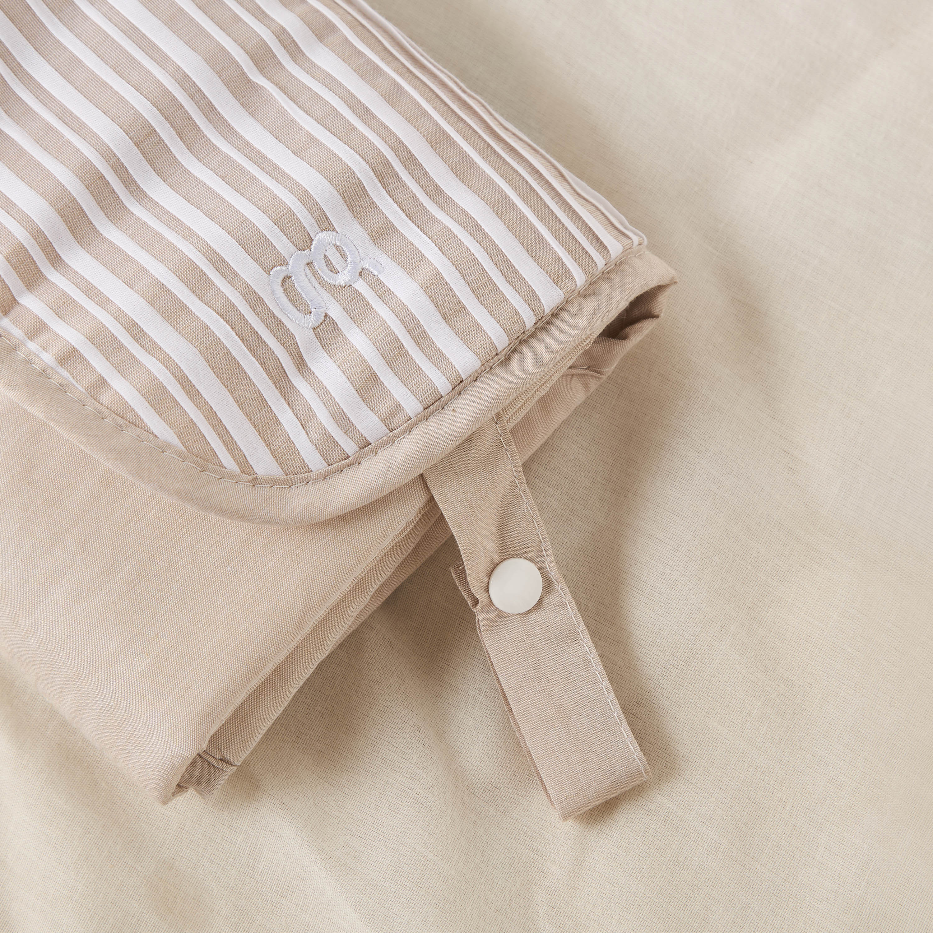 حصيرة تغيير الحفاضات من جيجلز-baby-diapering-changingmats-image-4