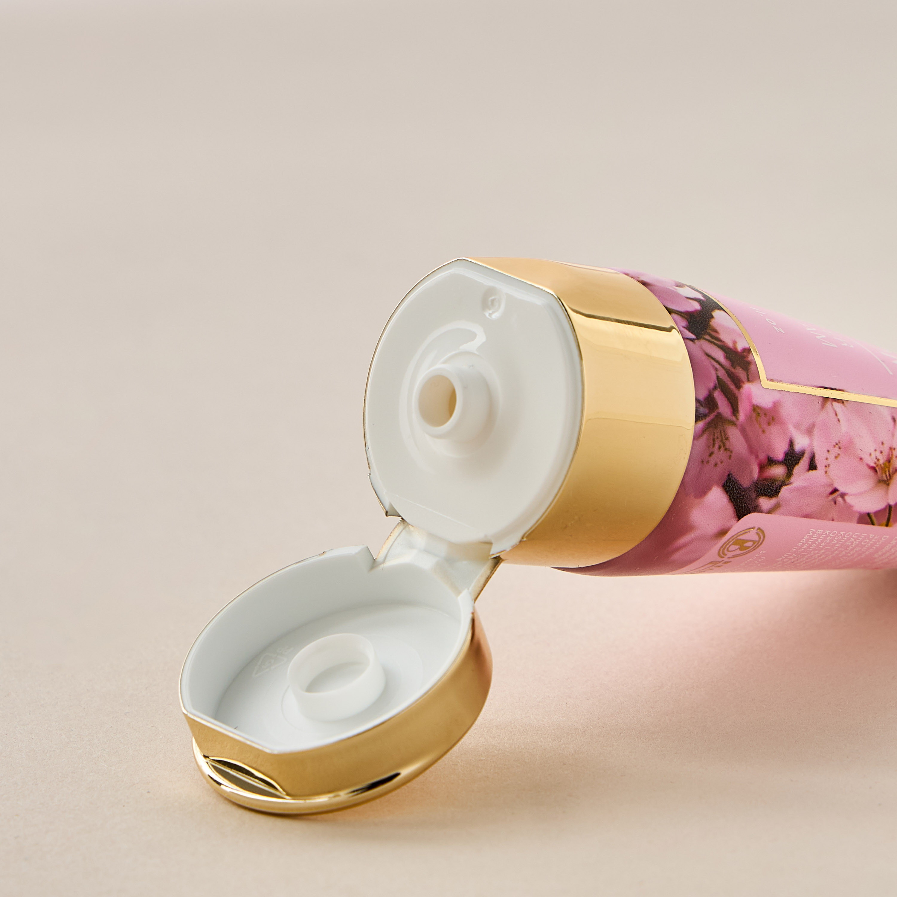 كريم يد تشيري بلوسوم من بيوتيستا - 30 مل-beautyandpersonalcare-babycare-lotionsandcreams-image-2